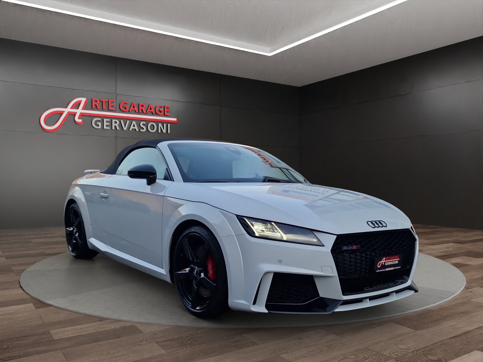 AUDI TT RS Roadster 2.5 TFSI Quattro-showroom-element-2