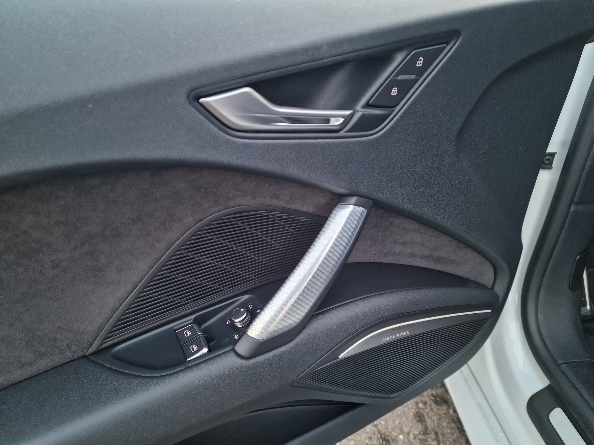 AUDI TT RS Roadster 2.5 TFSI Quattro-image-14