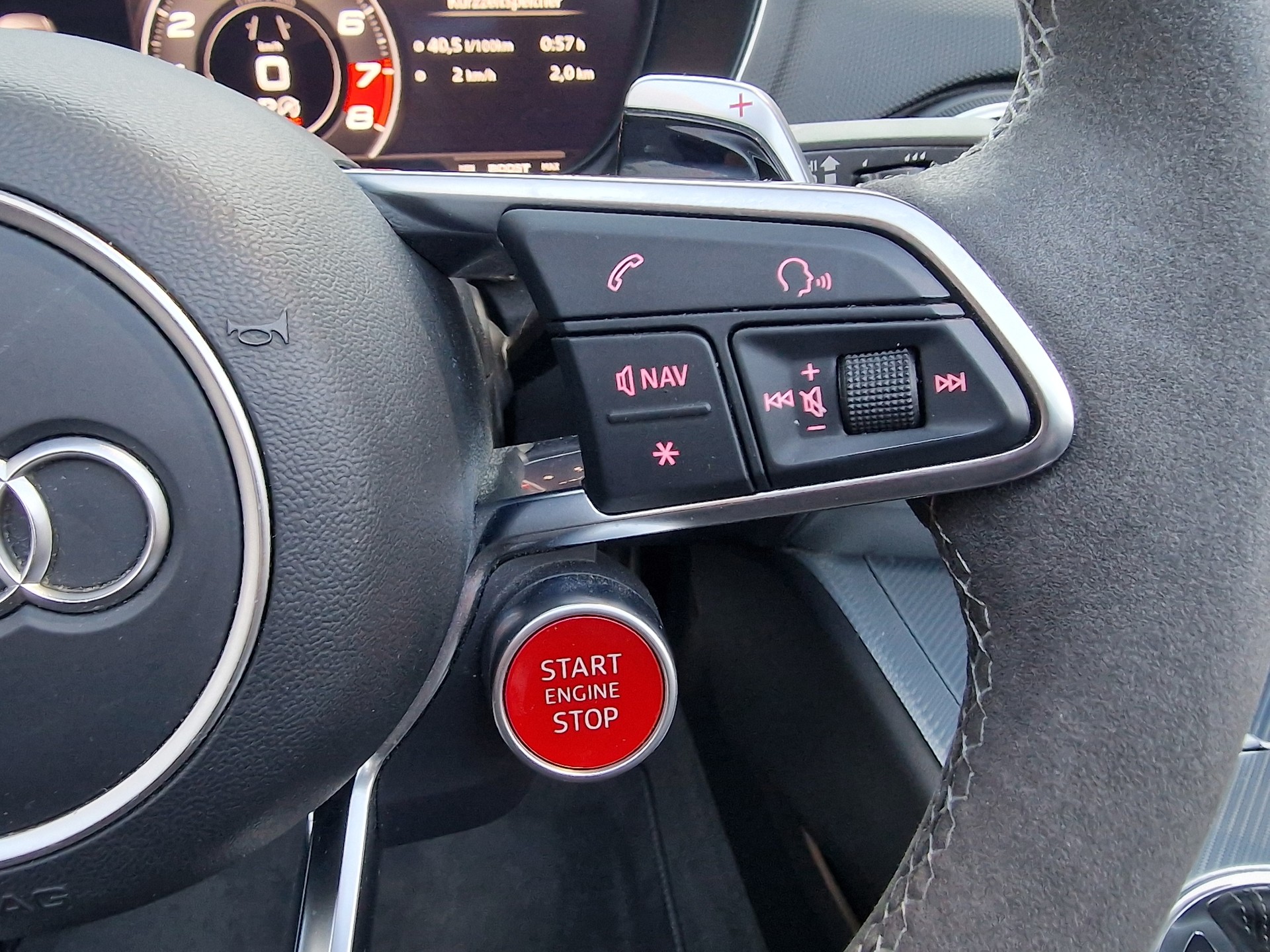 AUDI TT RS Roadster 2.5 TFSI Quattro-image-20