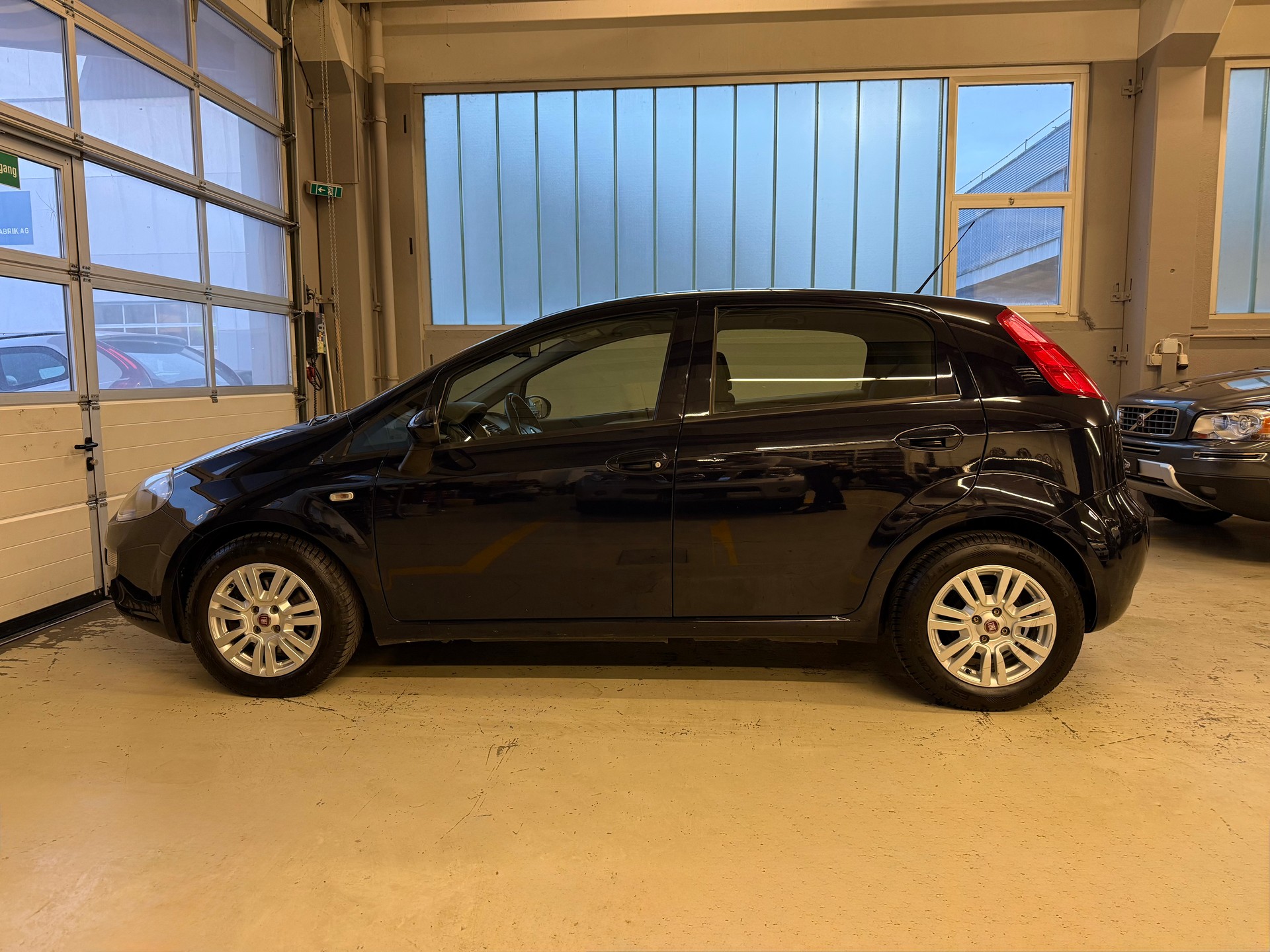 FIAT Punto 1.3 MultiJet Lounge-image-4