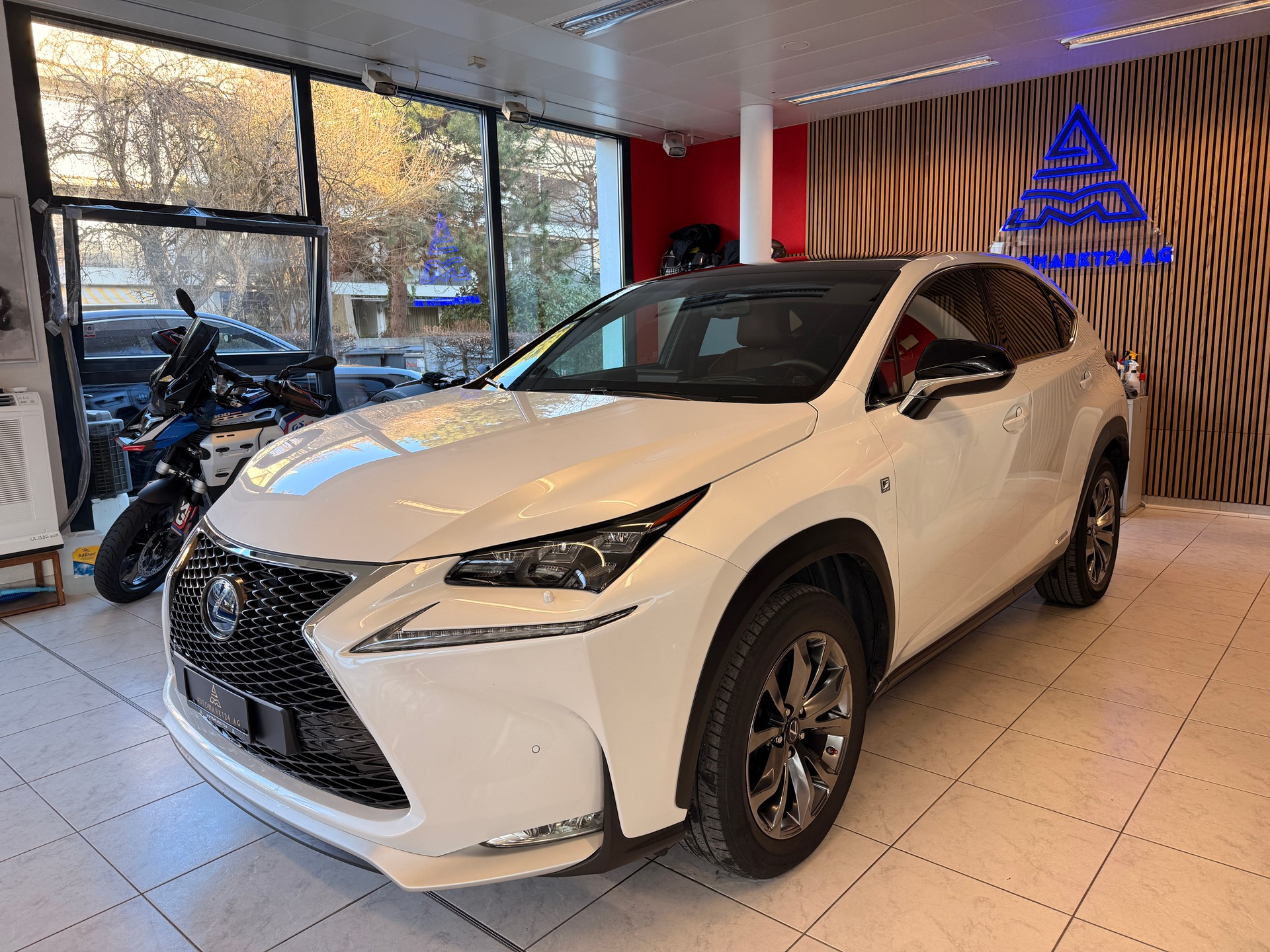 LEXUS NX 300h F-Sport NEUWERTIGER ZUSTAND-image-2