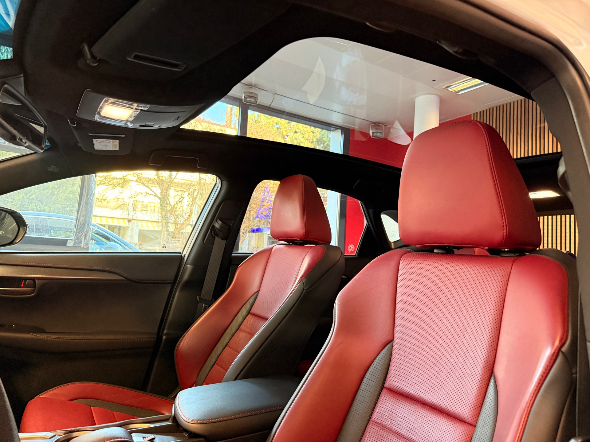 LEXUS NX 300h F-Sport NEUWERTIGER ZUSTAND-image-4