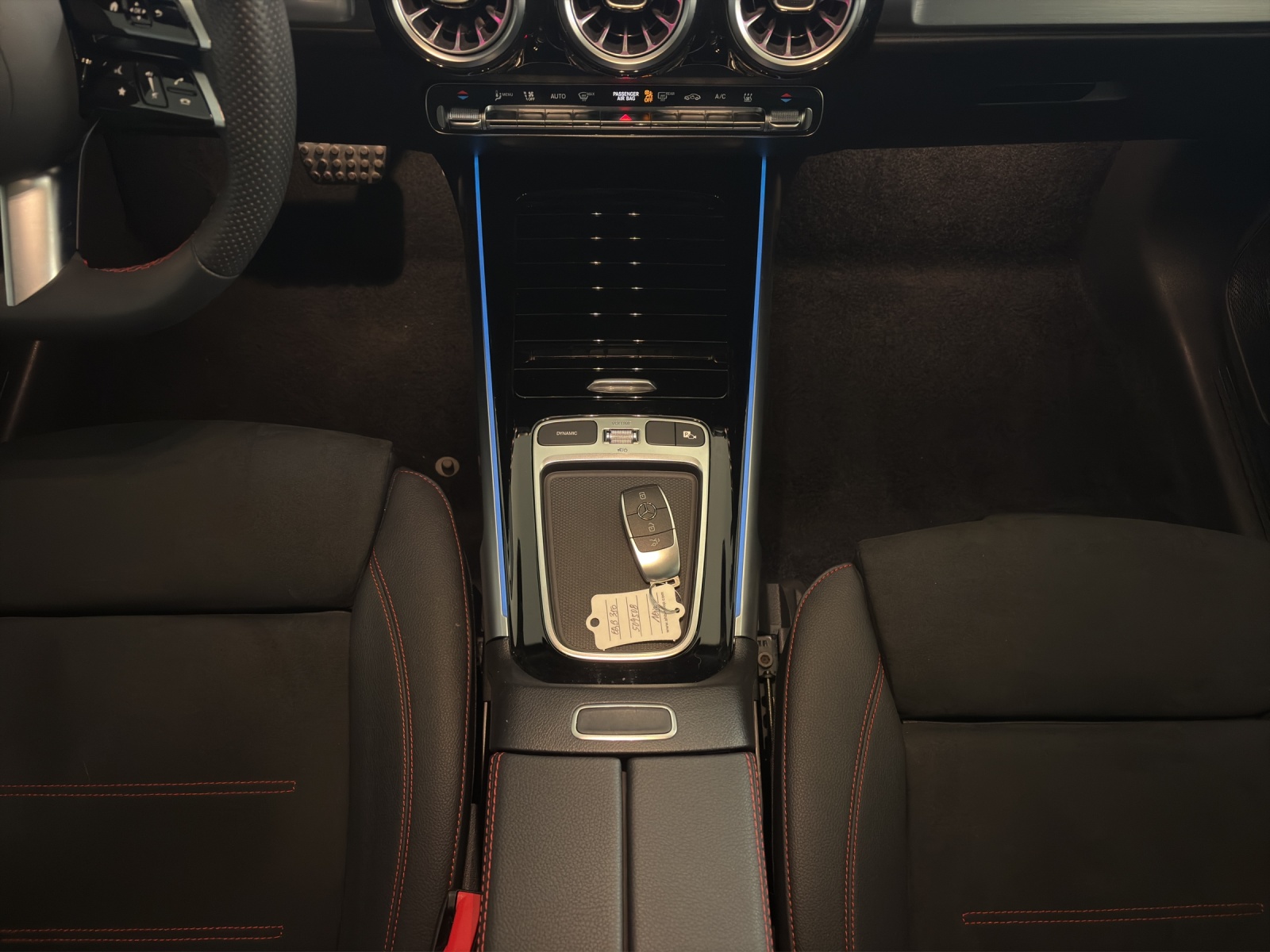 MERCEDES-BENZ EQB 350 4M Swiss Star-image-14