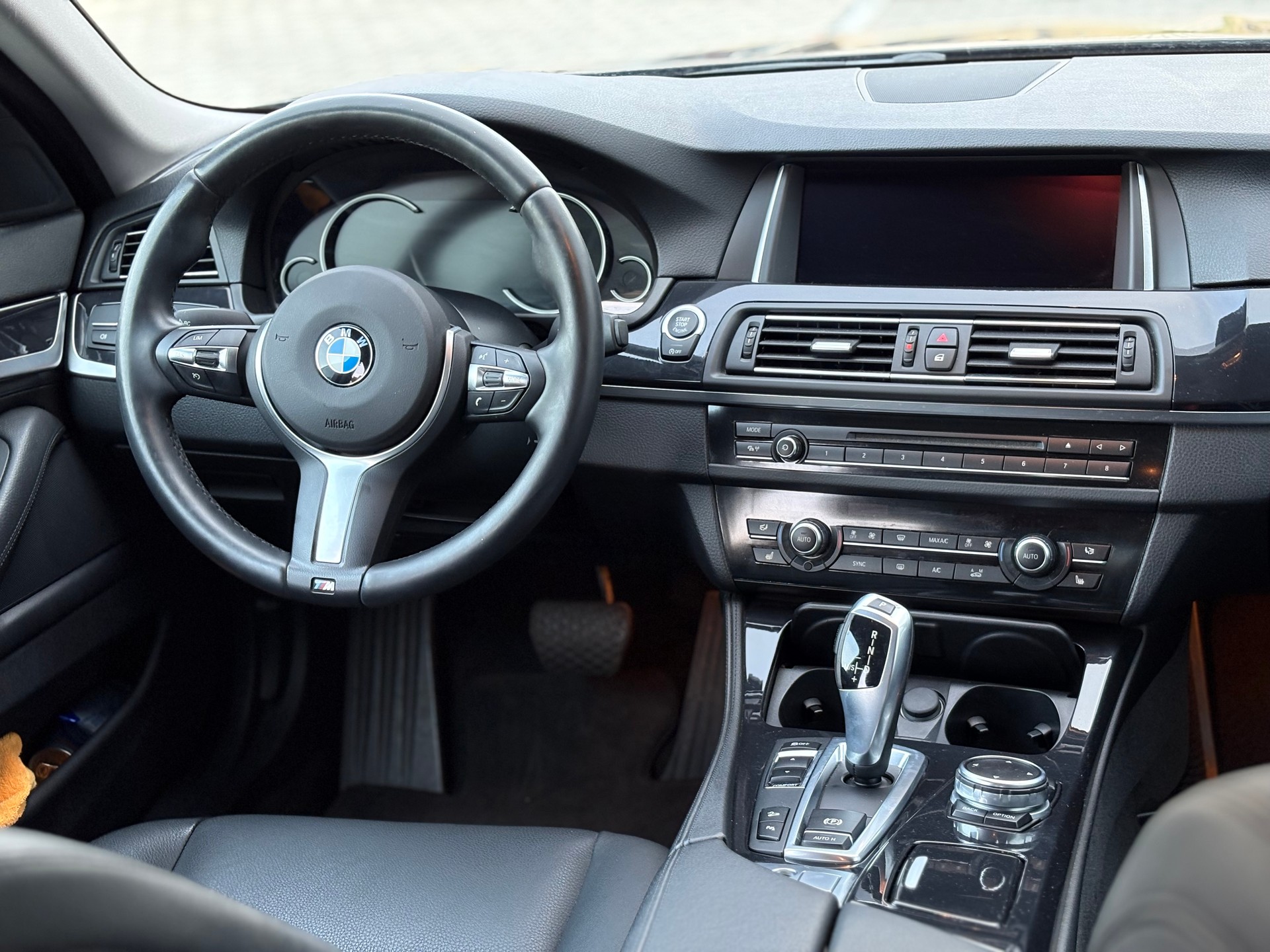 BMW 520d xDrive Luxury Line Steptronic-image-3