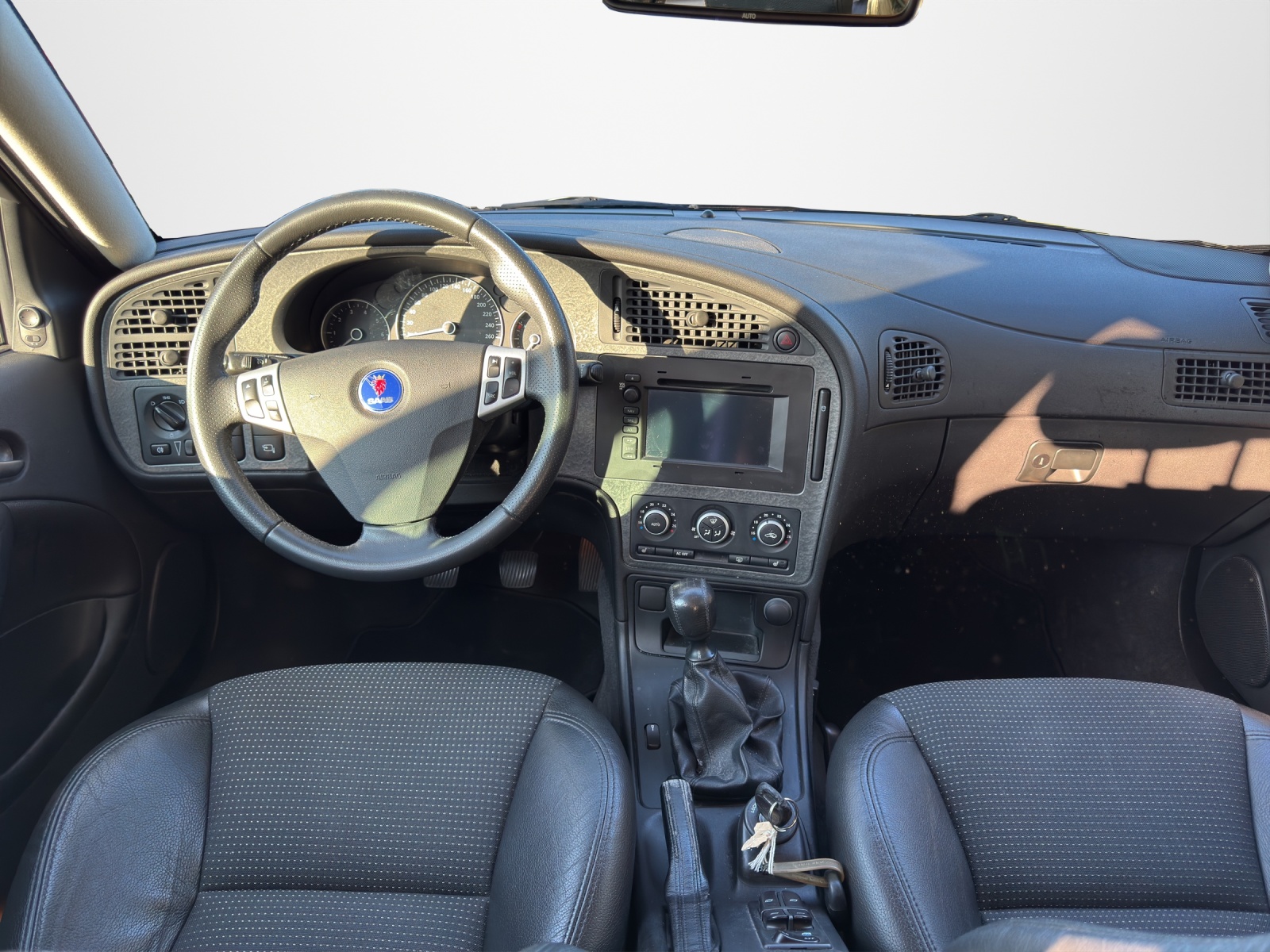 SAAB 9-5 2.3t Vector-image-12