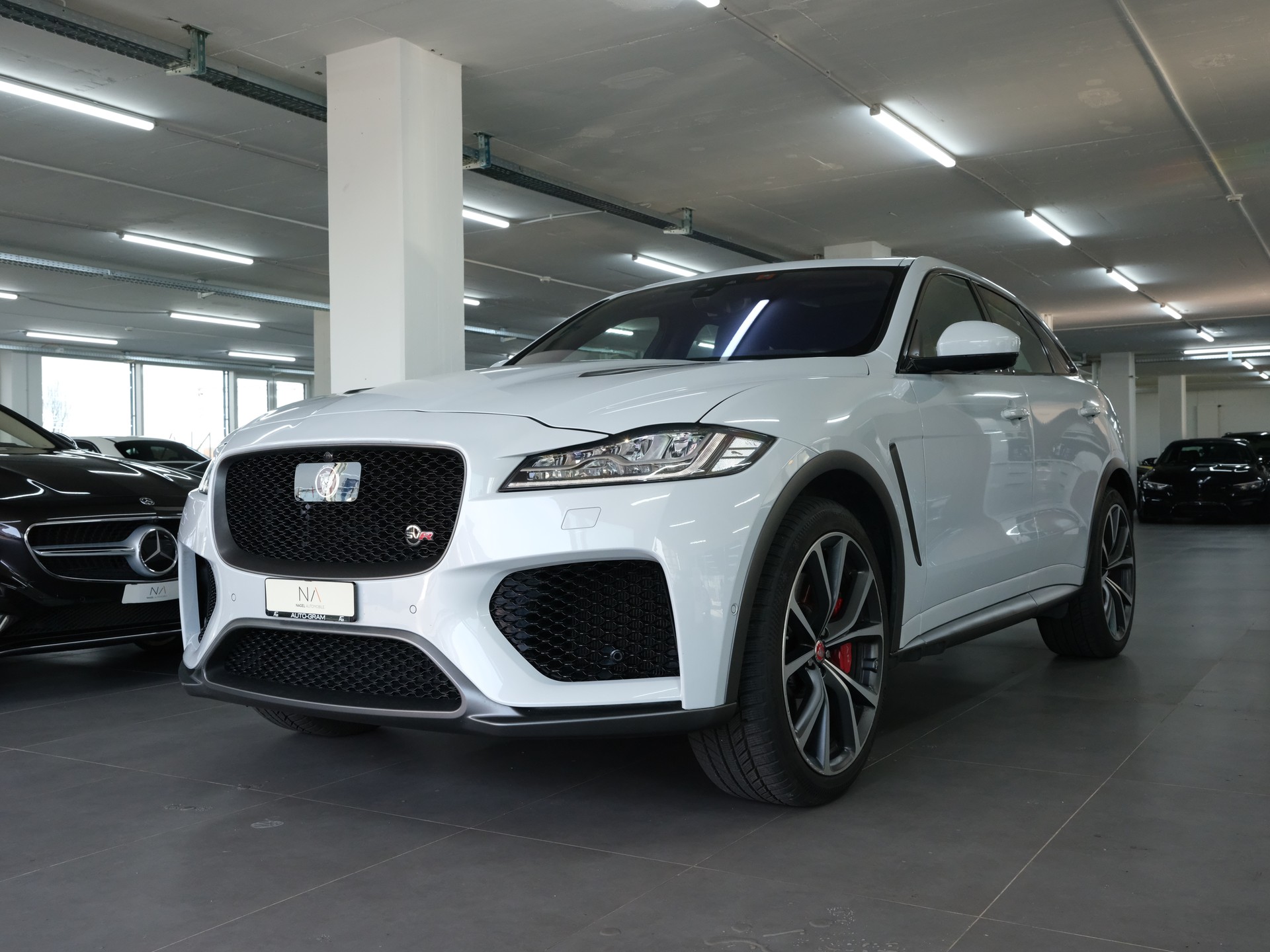JAGUAR F-Pace 5.0 V8 SVR AWD Automatik-image-6