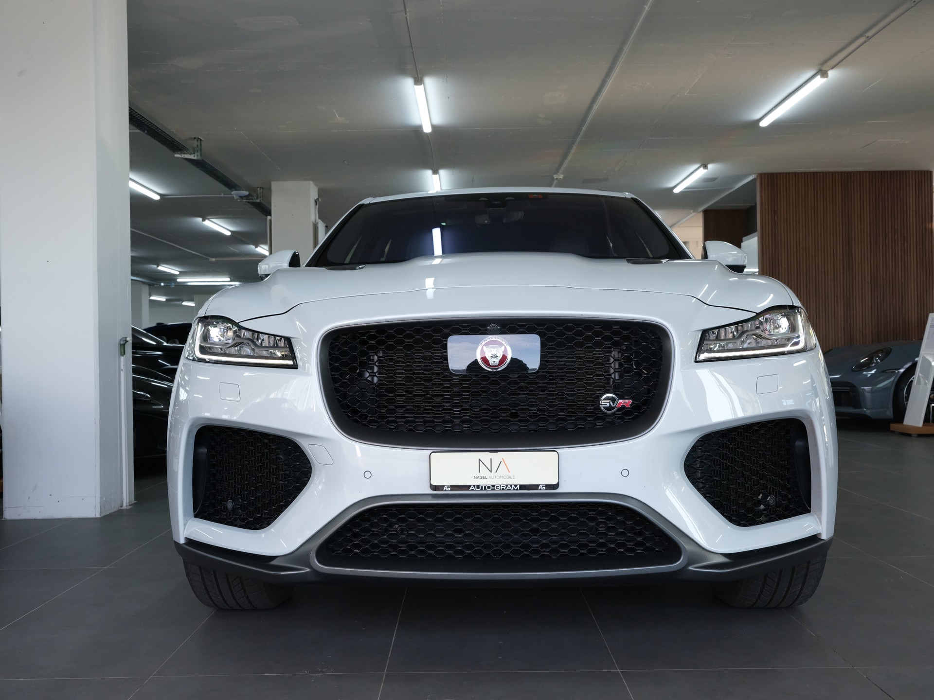 JAGUAR F-Pace 5.0 V8 SVR AWD Automatik-image-7