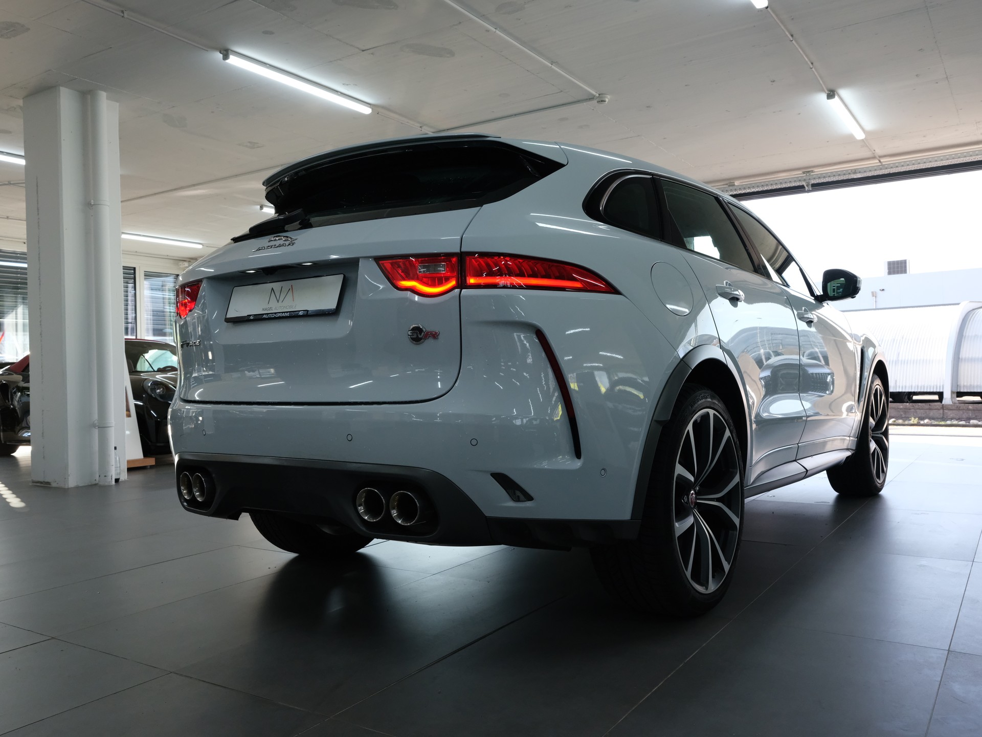 JAGUAR F-Pace 5.0 V8 SVR AWD Automatik-showroom-element-2