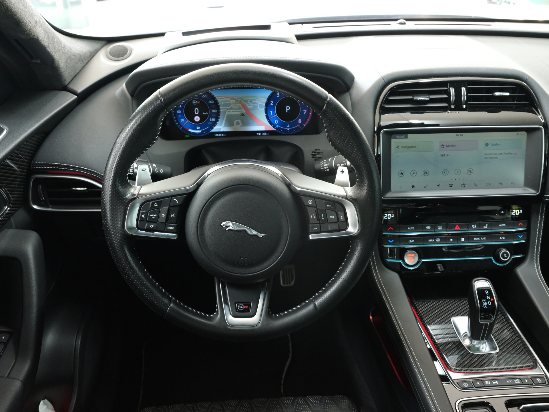 JAGUAR F-Pace 5.0 V8 SVR AWD Automatik-image-15
