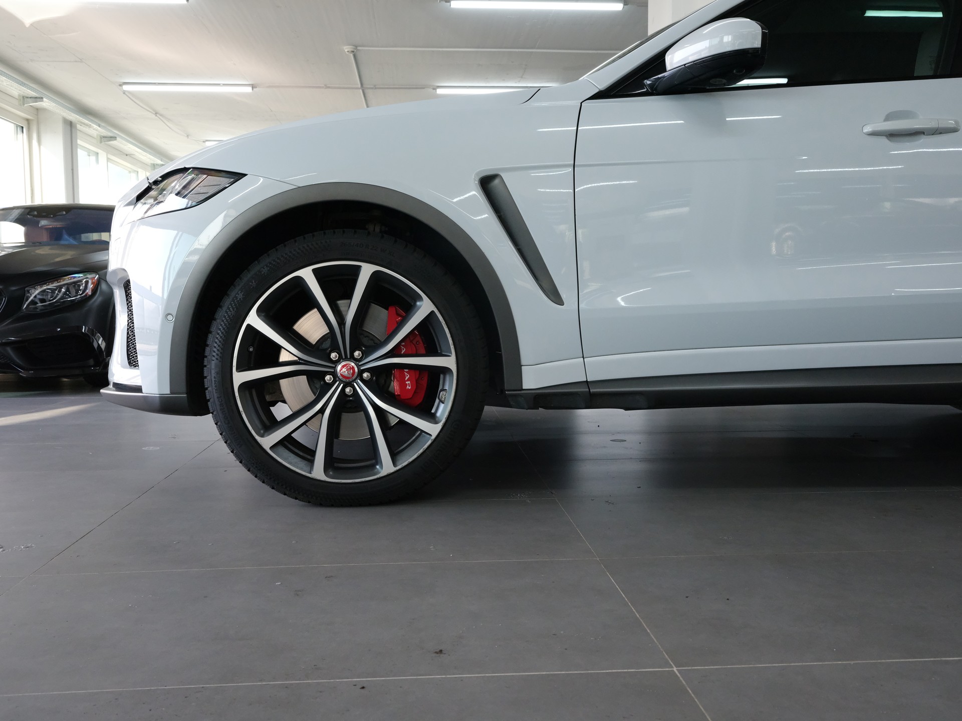 JAGUAR F-Pace 5.0 V8 SVR AWD Automatik-image-10