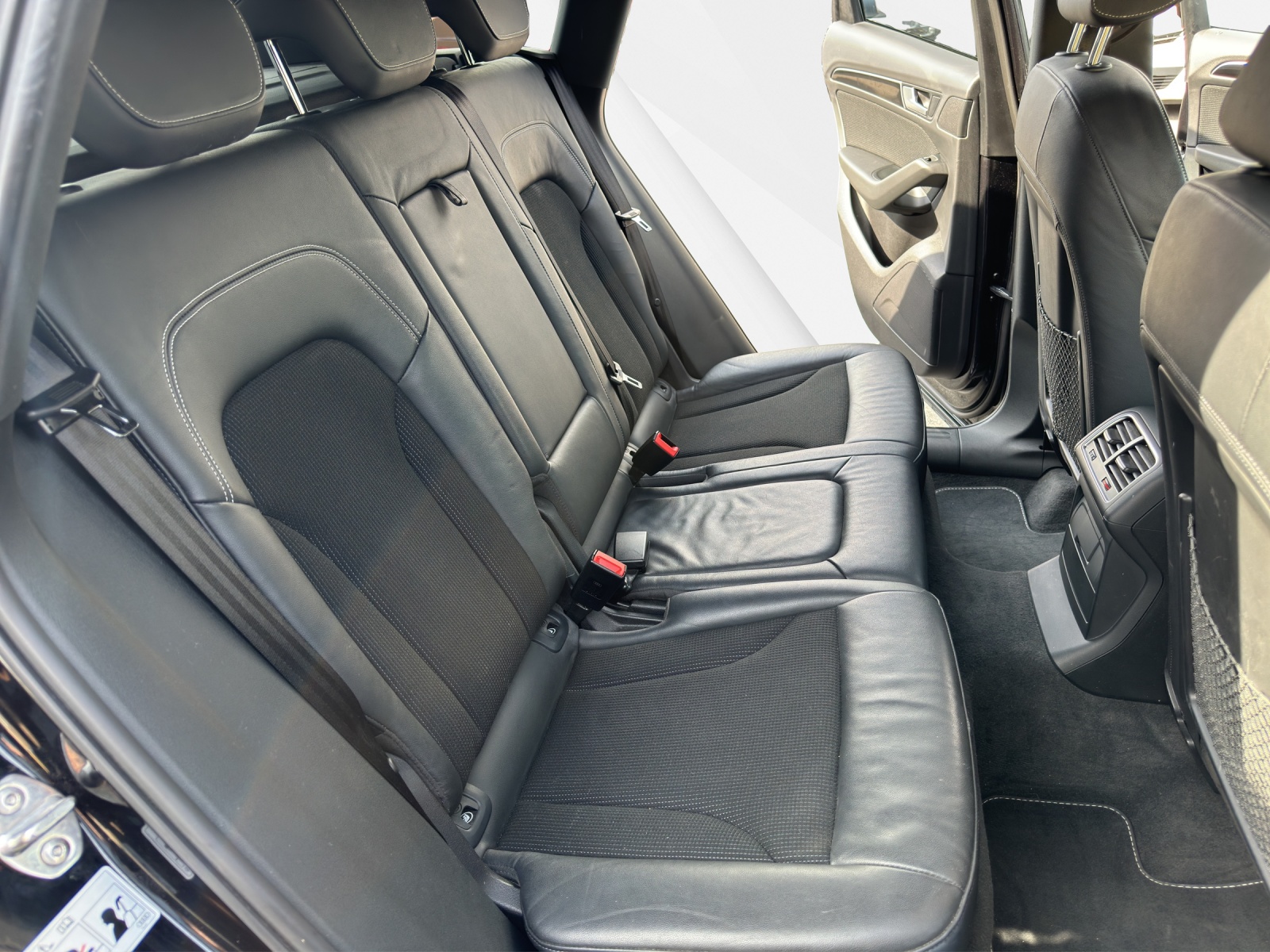 AUDI Q5 2.0 TFSI quattro-image-17
