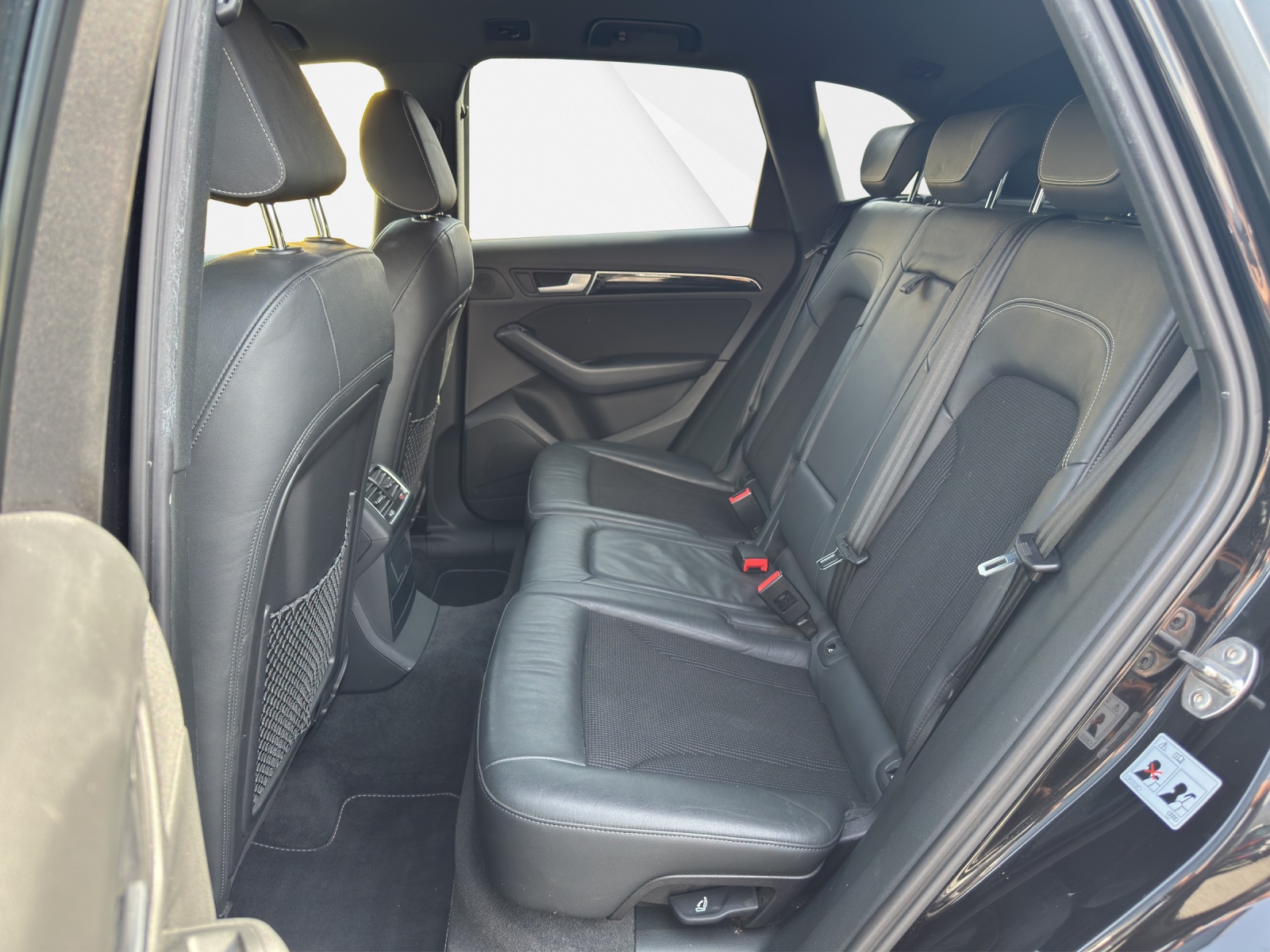AUDI Q5 2.0 TFSI quattro-image-12