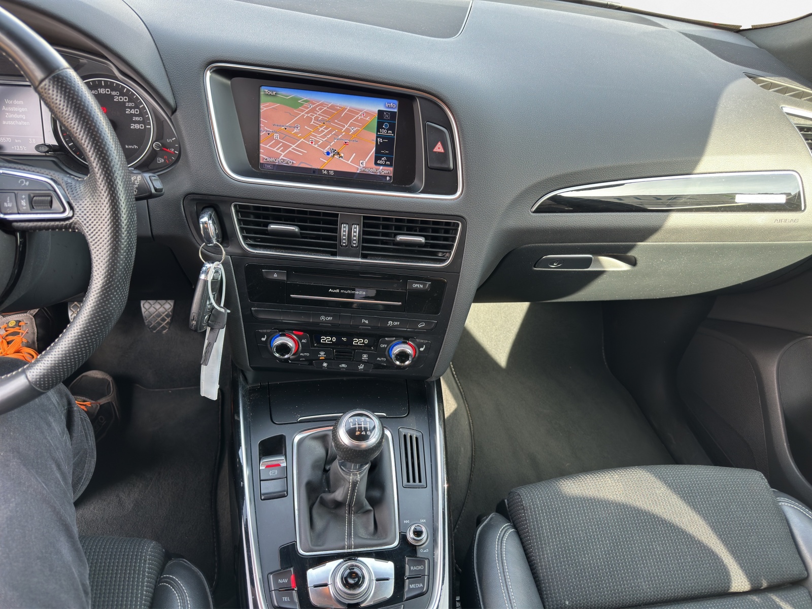 AUDI Q5 2.0 TFSI quattro-image-14