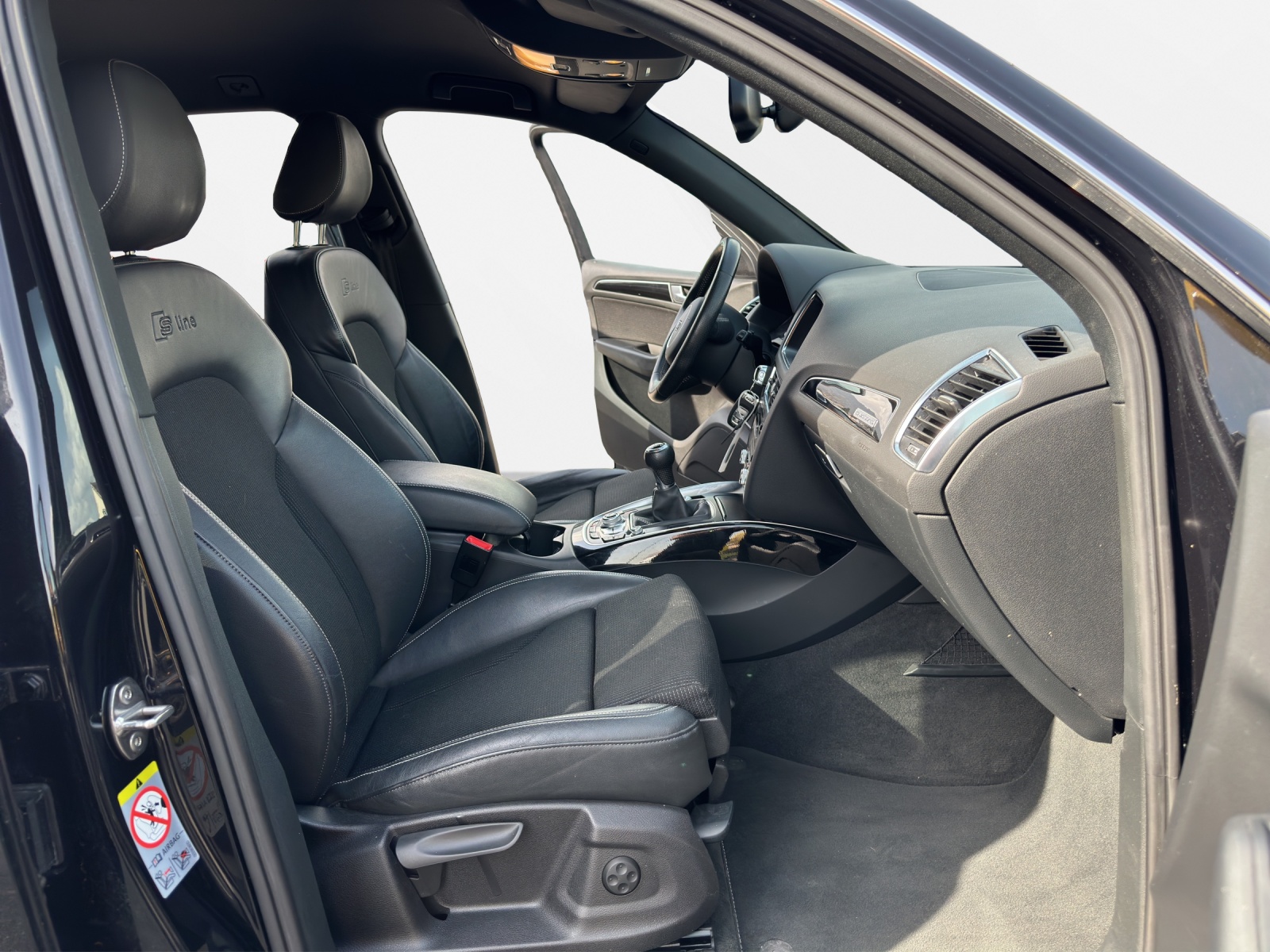 AUDI Q5 2.0 TFSI quattro-image-16
