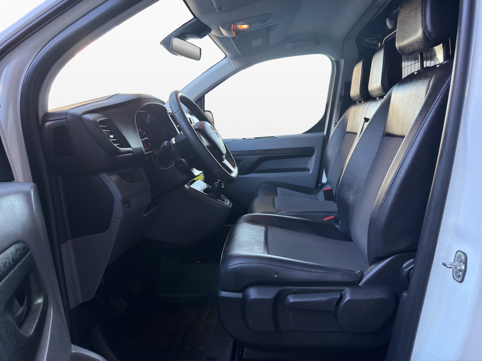 OPEL Vivaro Cargo 1.5 CDTI Essentia s/s M-image-8