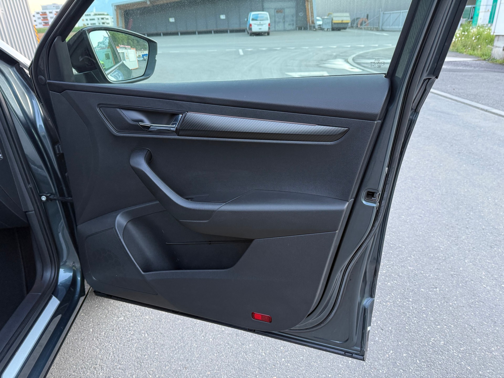 SKODA Karoq 2.0 TSI SportLine 4x4 DSG-image-20