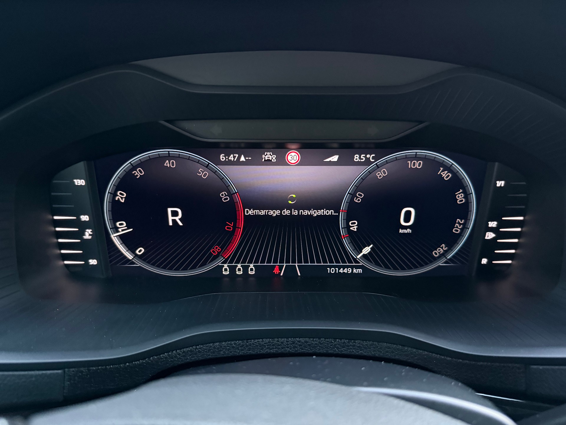 SKODA Karoq 2.0 TSI SportLine 4x4 DSG-image-30