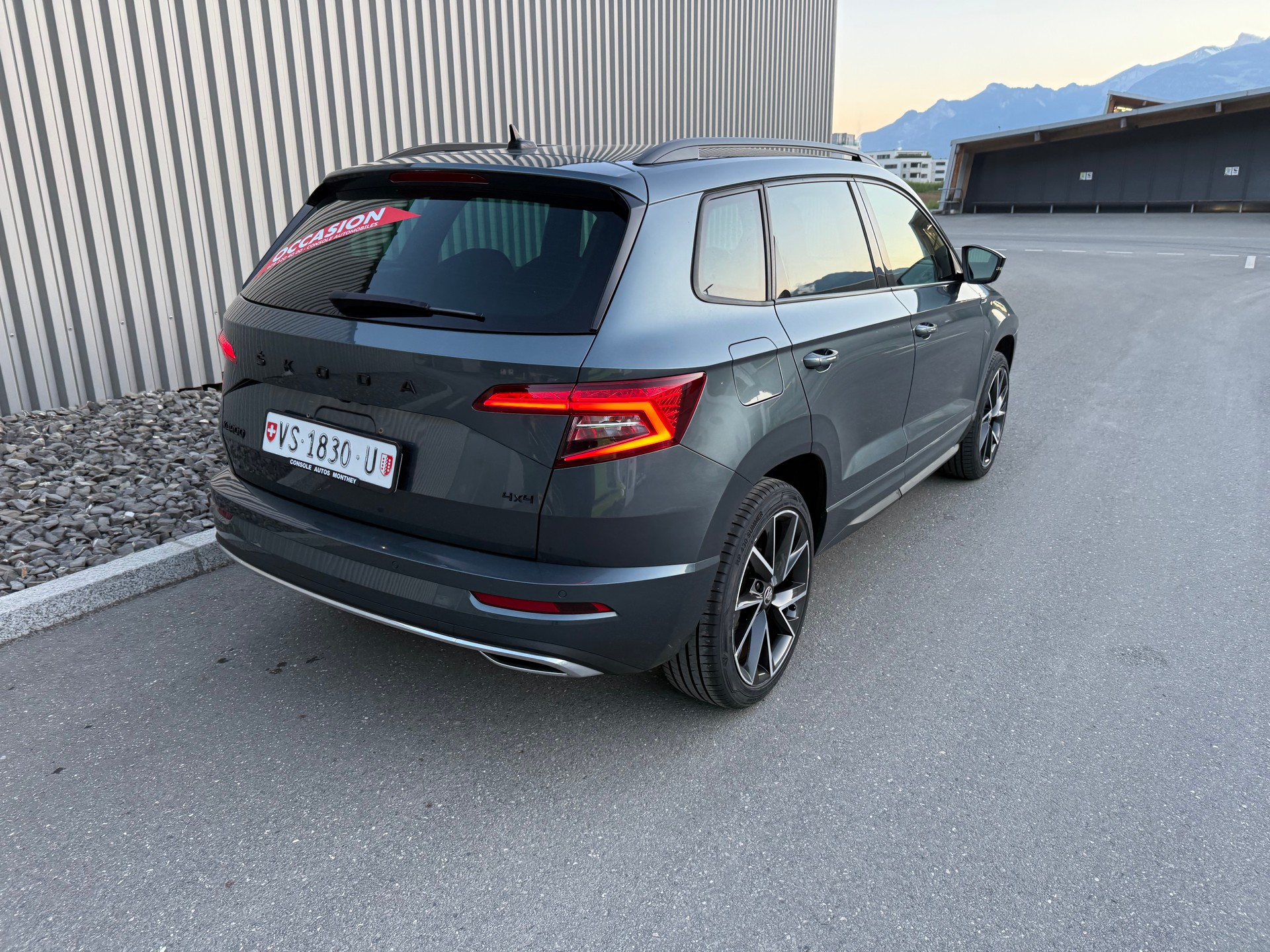 SKODA Karoq 2.0 TSI SportLine 4x4 DSG-showroom-element-3
