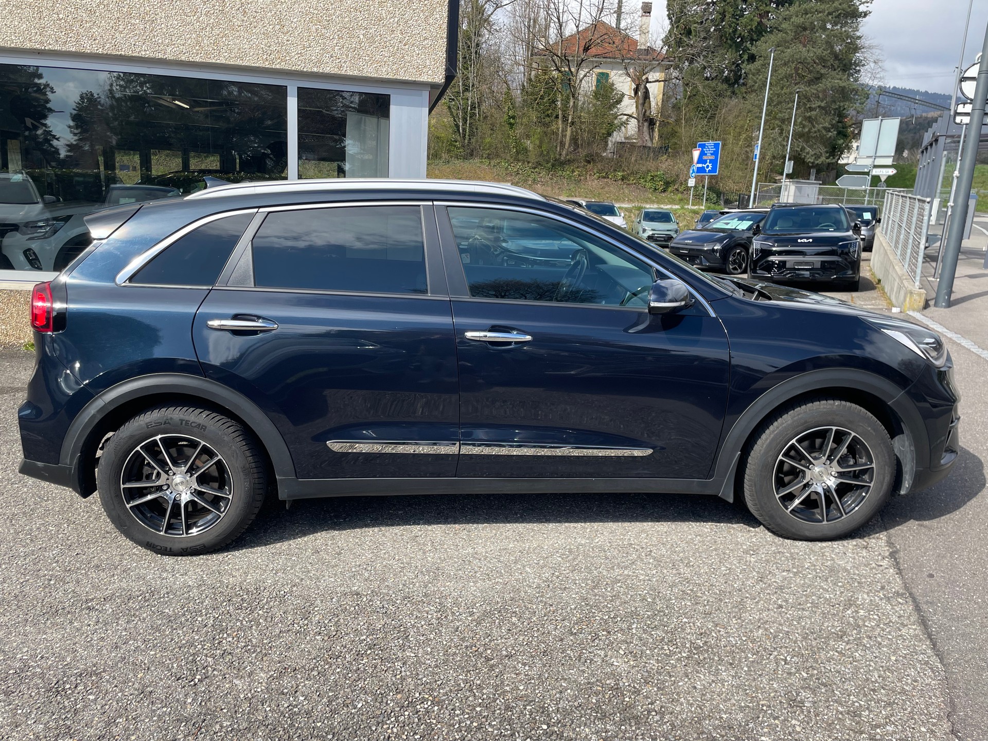 KIA Niro 1.6GDi Plug-in Hybrid DCT-image-1