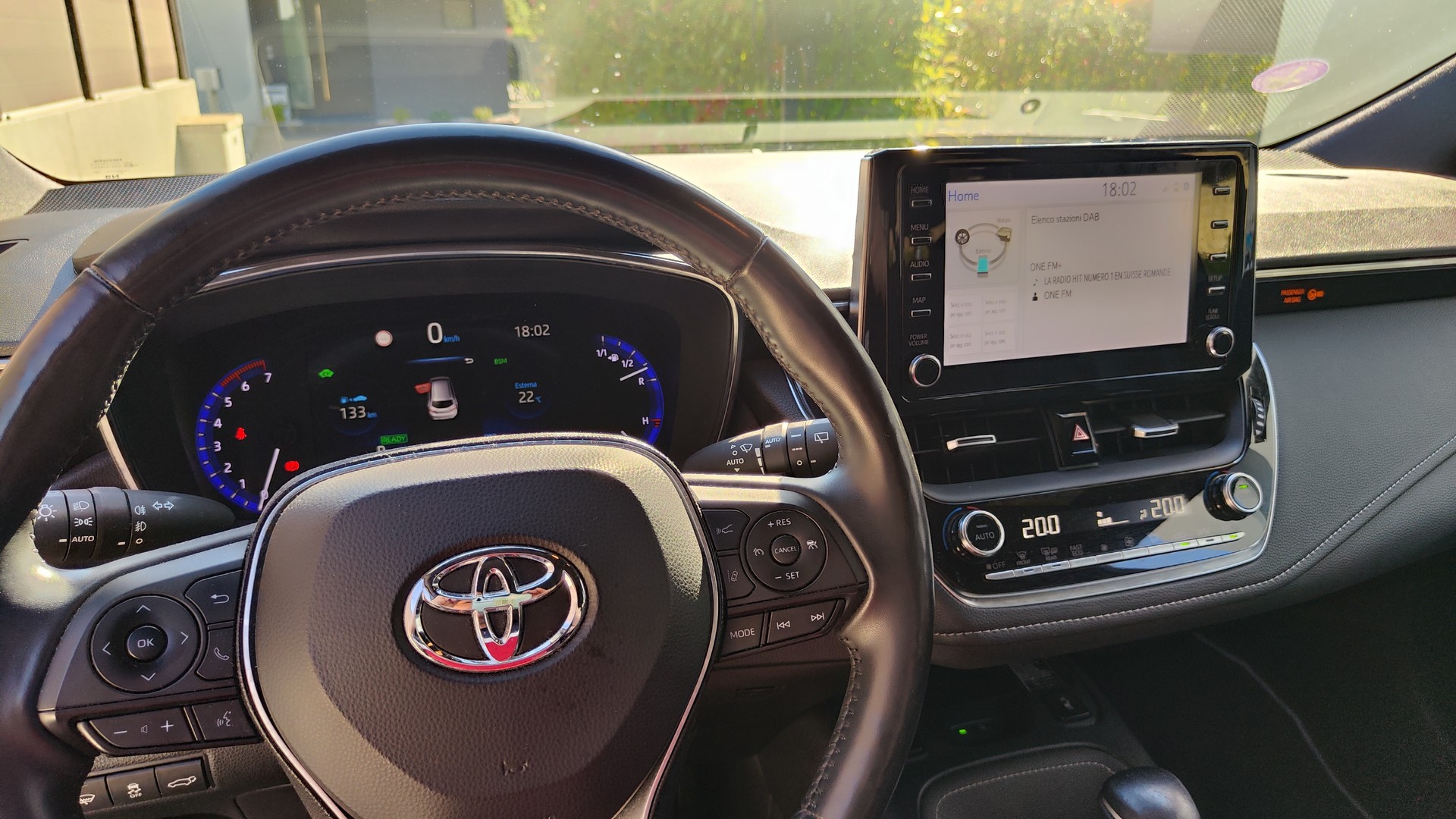 TOYOTA 1.8 HSD Trend-image-10