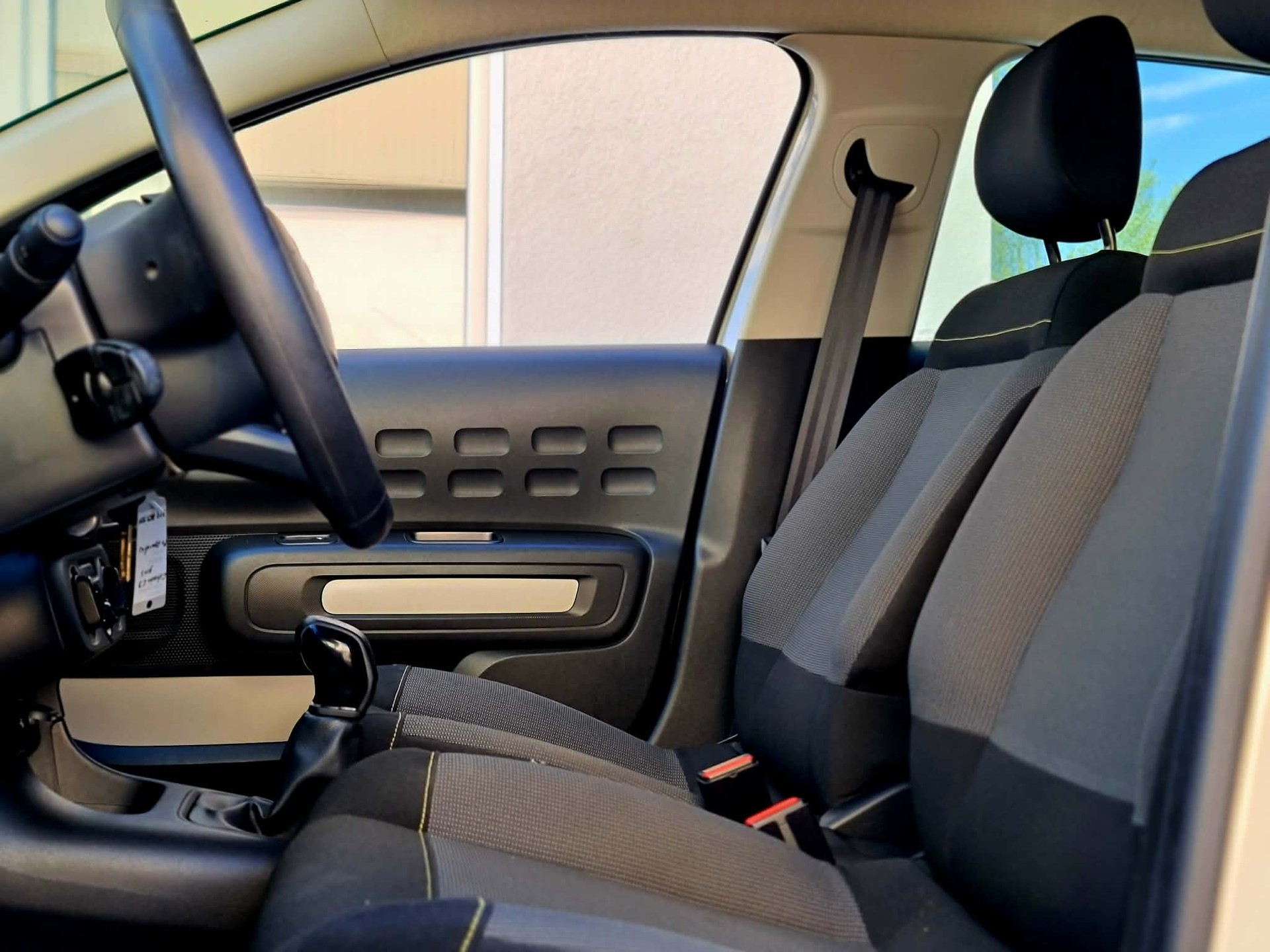 CITROEN C3 1.2i PureTech Feel Edition-image-9