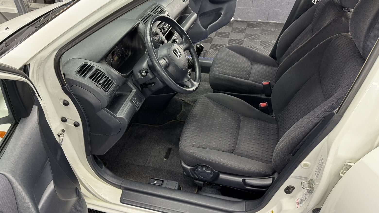 HONDA Civic 1.6i ES-image-8