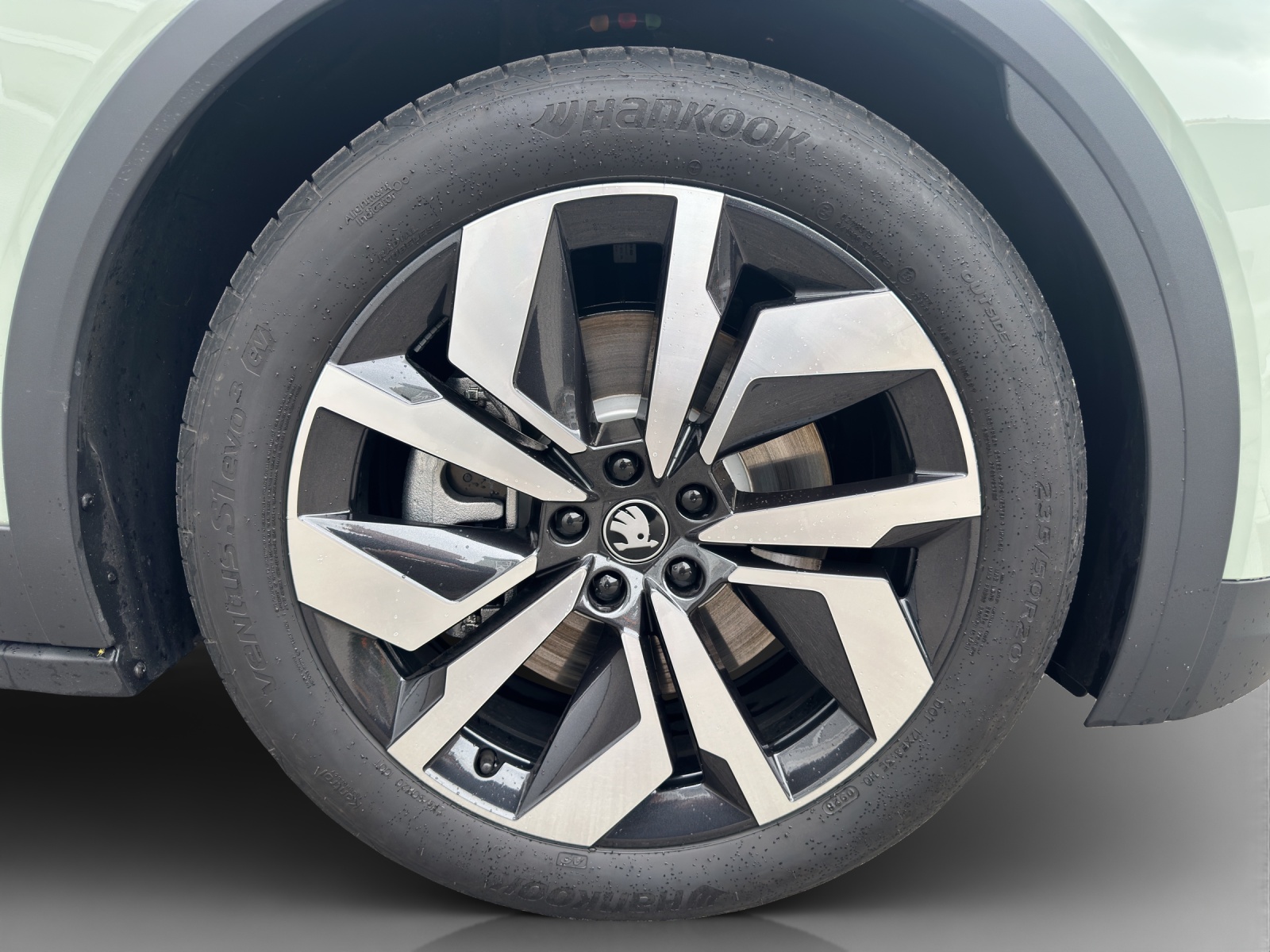 SKODA Elroq 85x Sportline 4x4-image-14