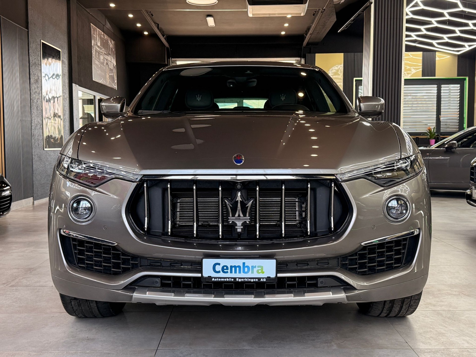 MASERATI Levante D 3.0 V6 GranLusso Automatica-showroom-element-1