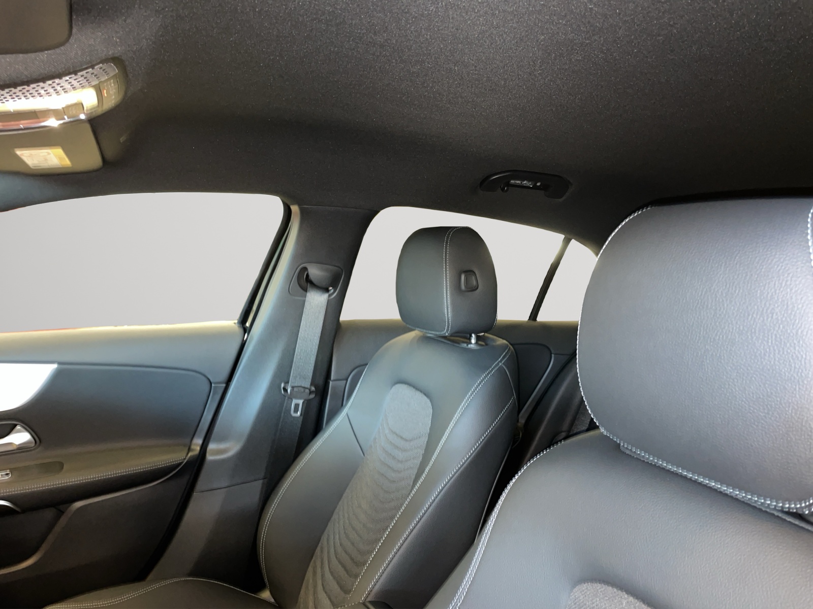 MERCEDES-BENZ A 250 4Matic 8G-DCT-image-7