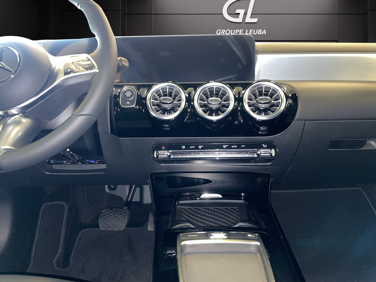 MERCEDES-BENZ A 250 4Matic 8G-DCT-image-12