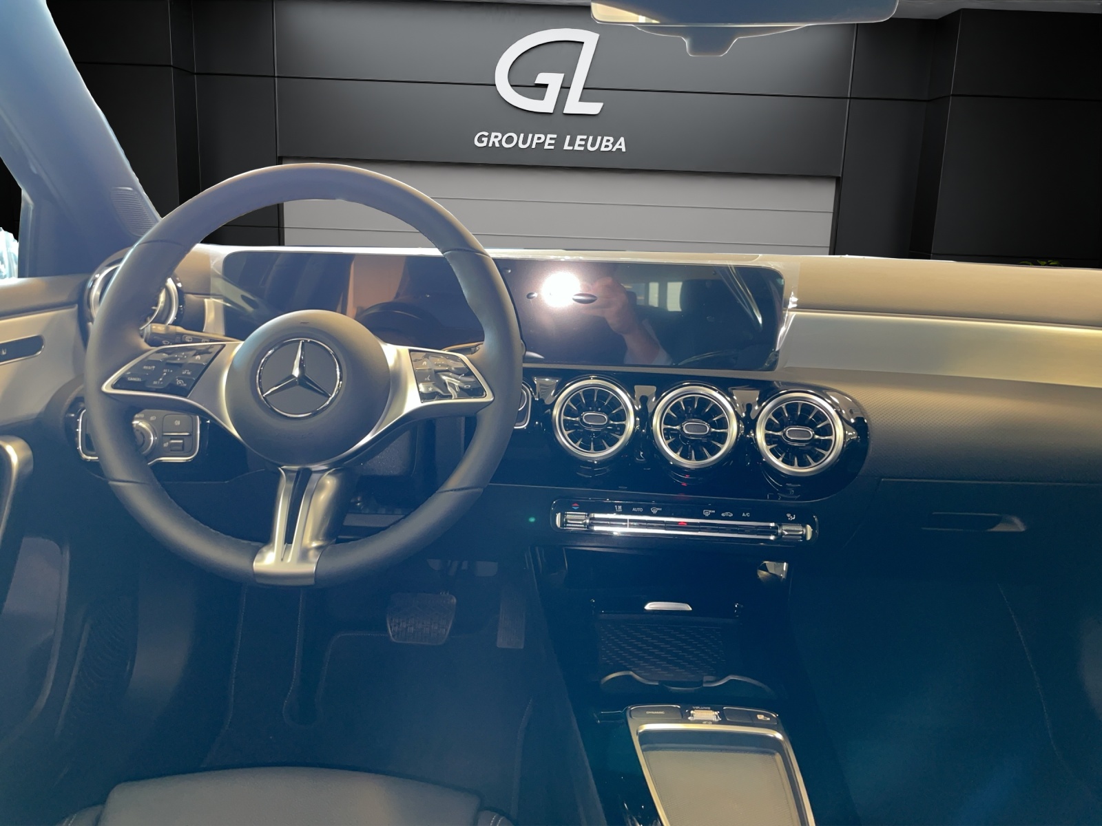 MERCEDES-BENZ A 250 4Matic 8G-DCT-image-11