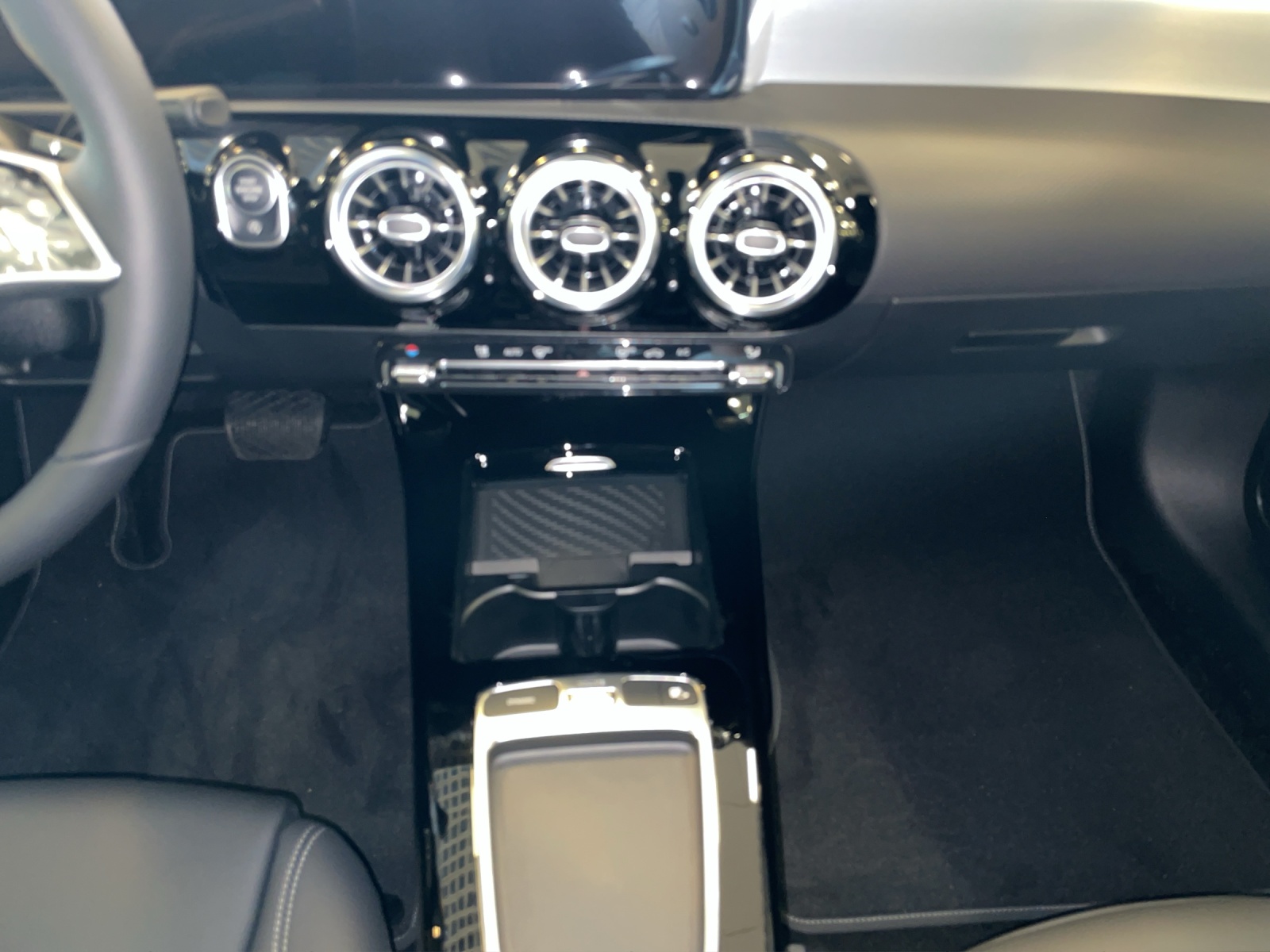 MERCEDES-BENZ A 250 4Matic 8G-DCT-image-13