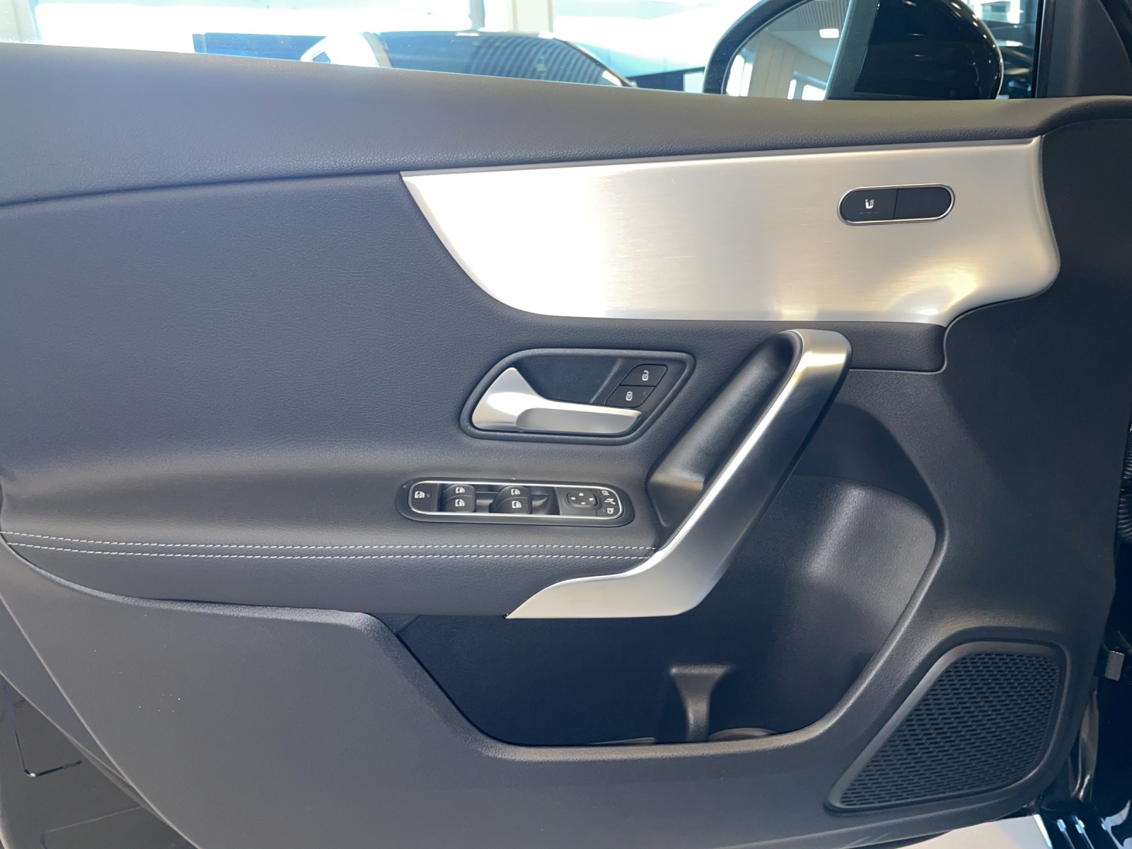 MERCEDES-BENZ A 250 4Matic 8G-DCT-image-5