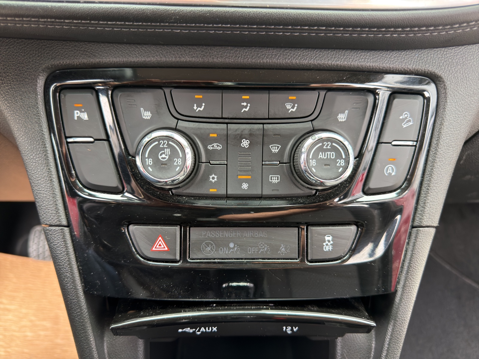 OPEL Mokka X 1.4i 16V Turbo Excellence 4WD Automatik-image-14
