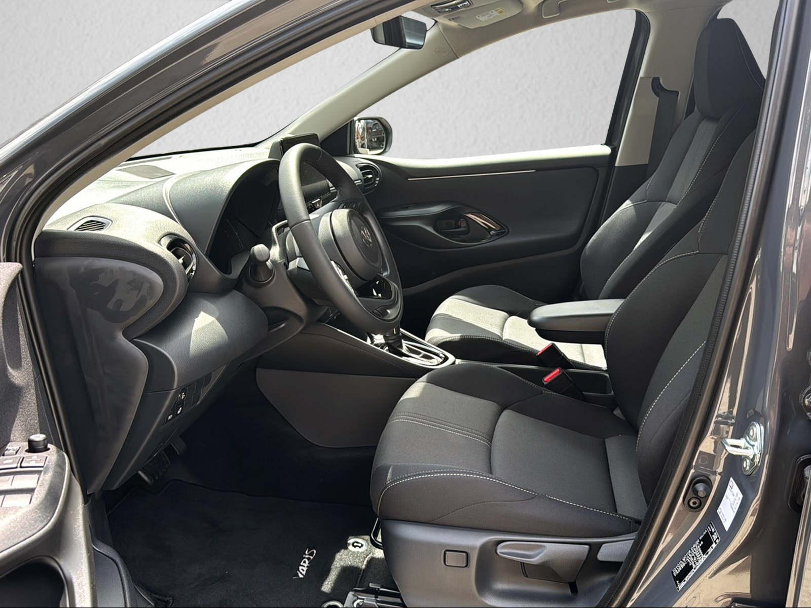 TOYOTA Yaris 1.5 VVT-i HSD Trend-image-7
