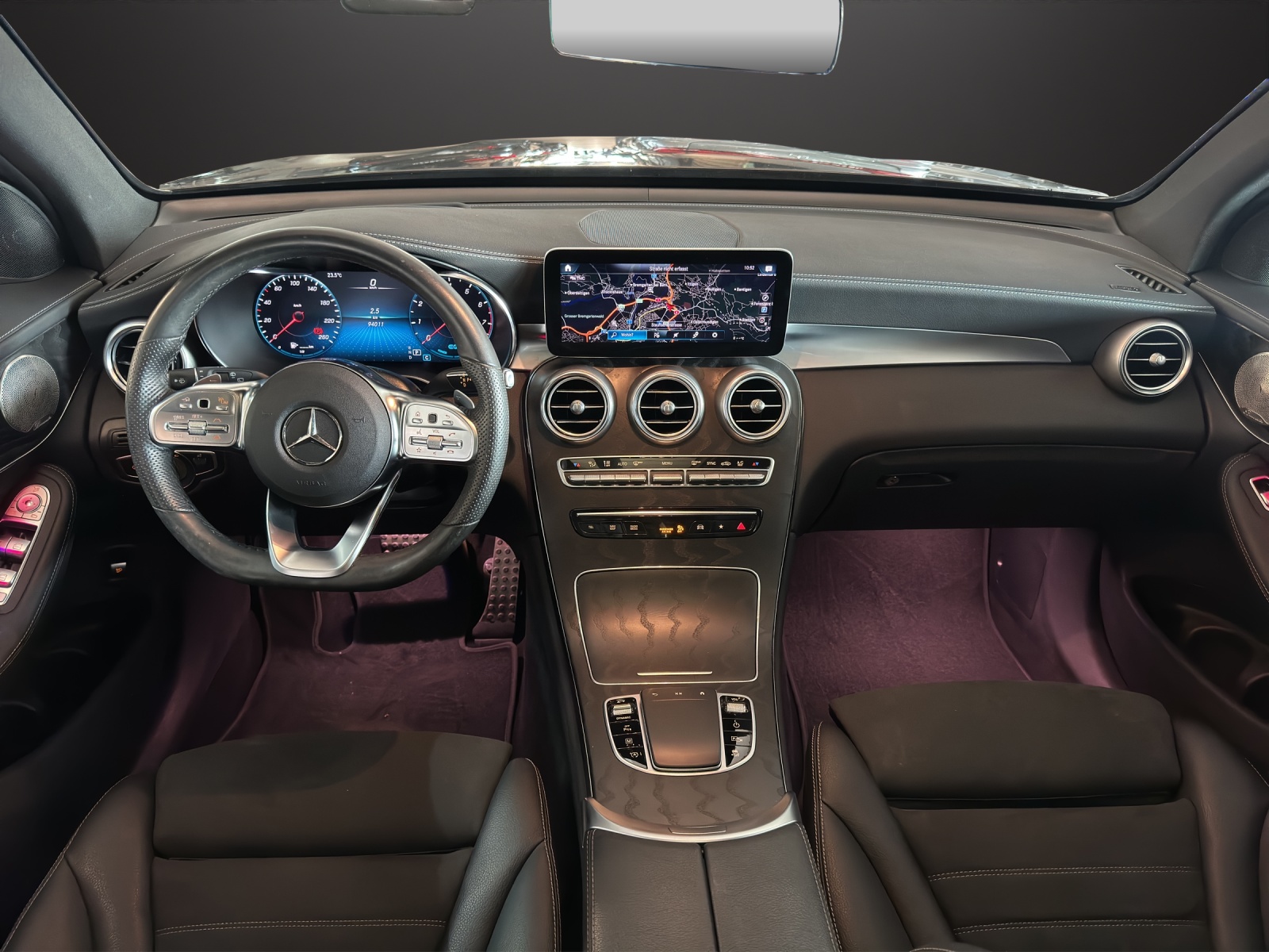 MERCEDES-BENZ GLC 300 AMG Line 4Matic-image-9