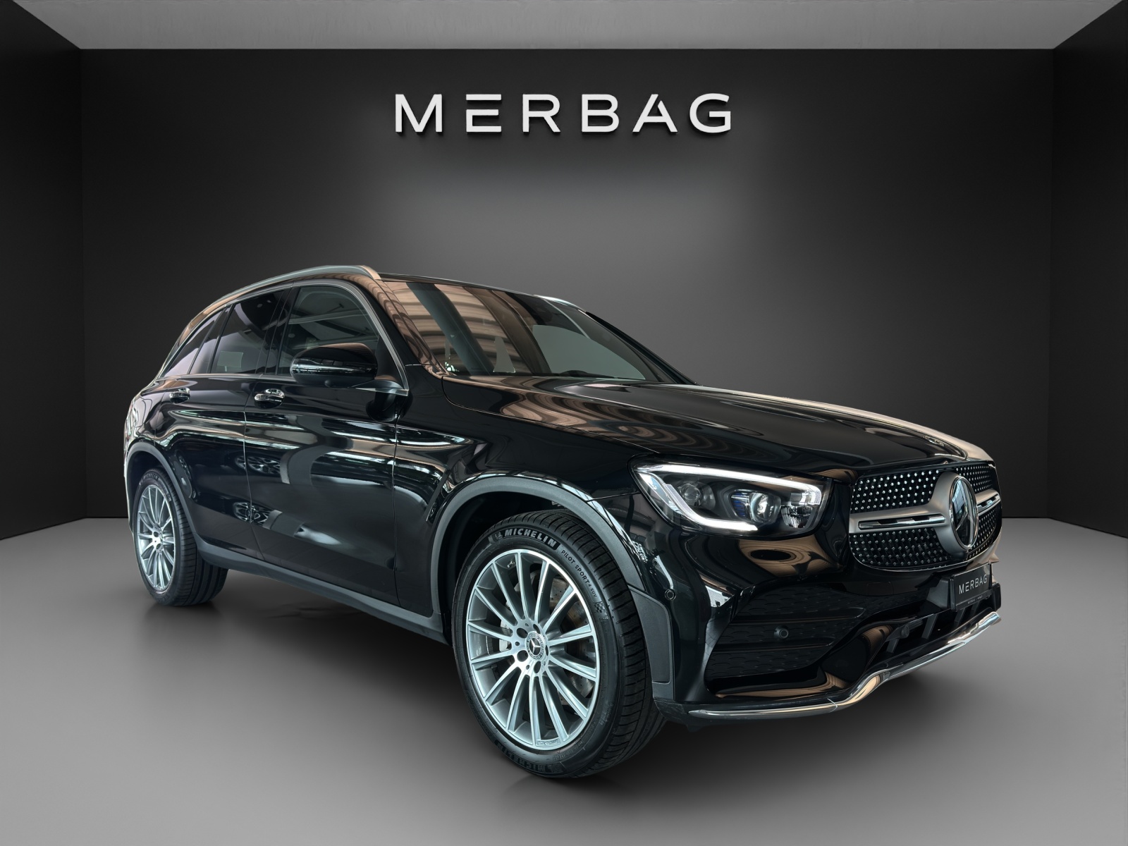 MERCEDES-BENZ GLC 300 AMG Line 4Matic