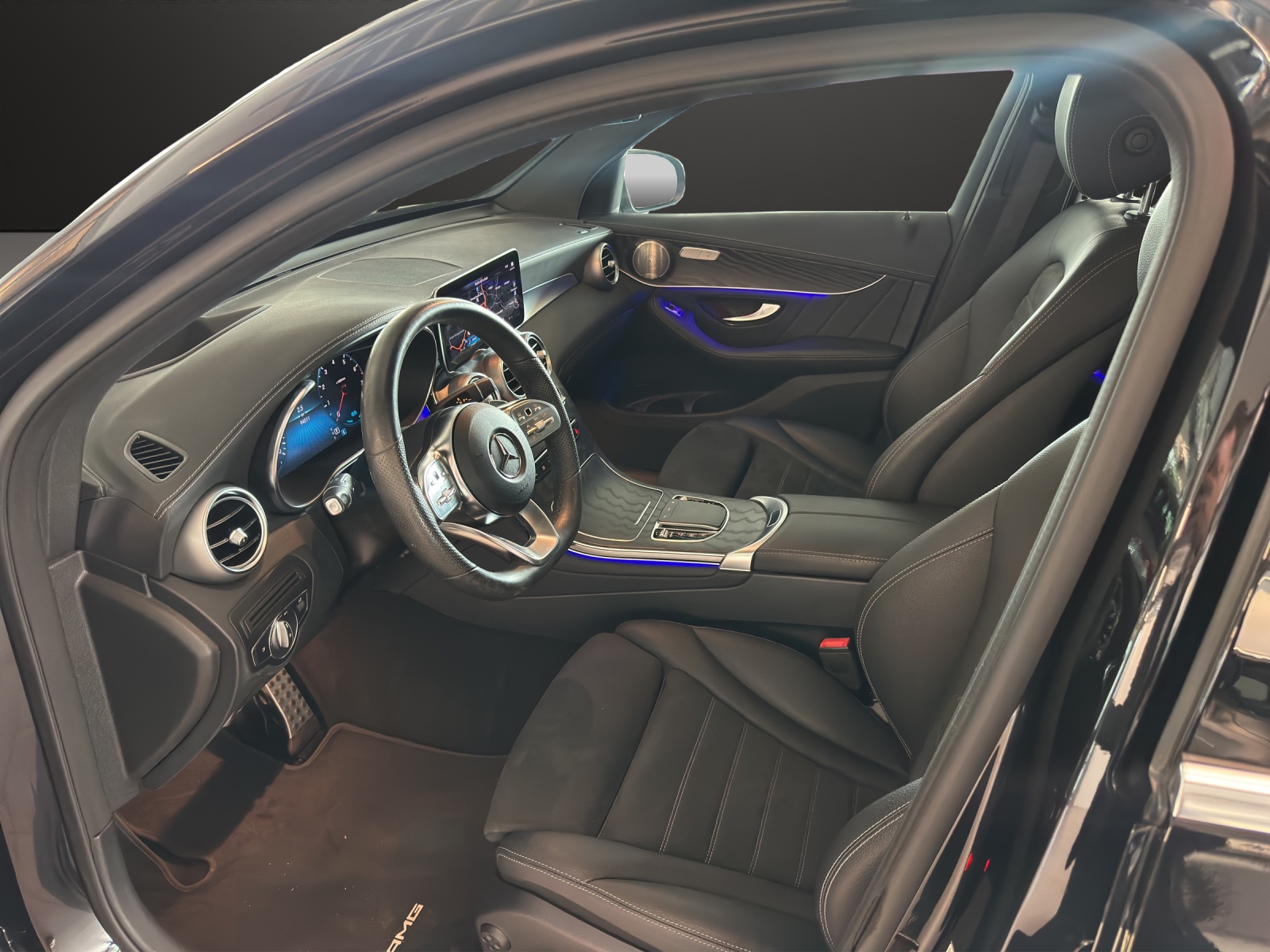 MERCEDES-BENZ GLC 300 AMG Line 4Matic-image-8