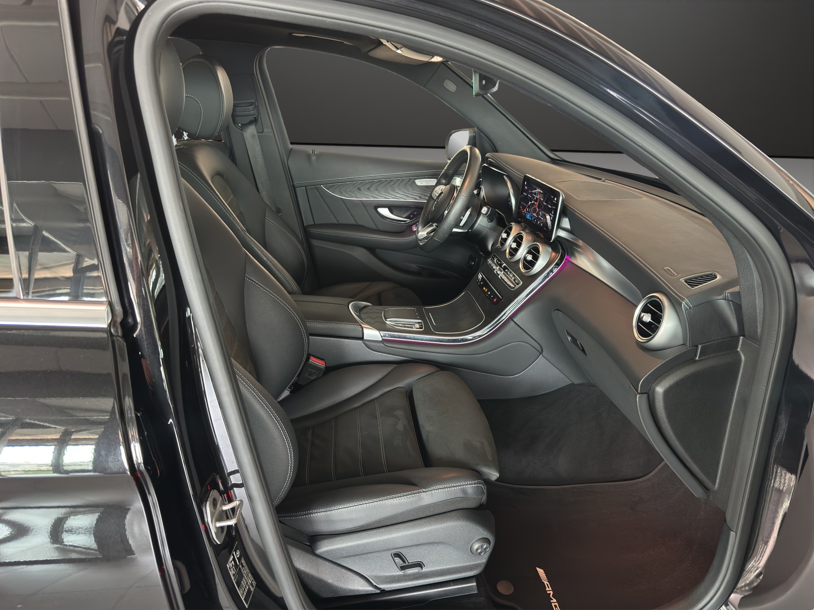 MERCEDES-BENZ GLC 300 AMG Line 4Matic-image-10