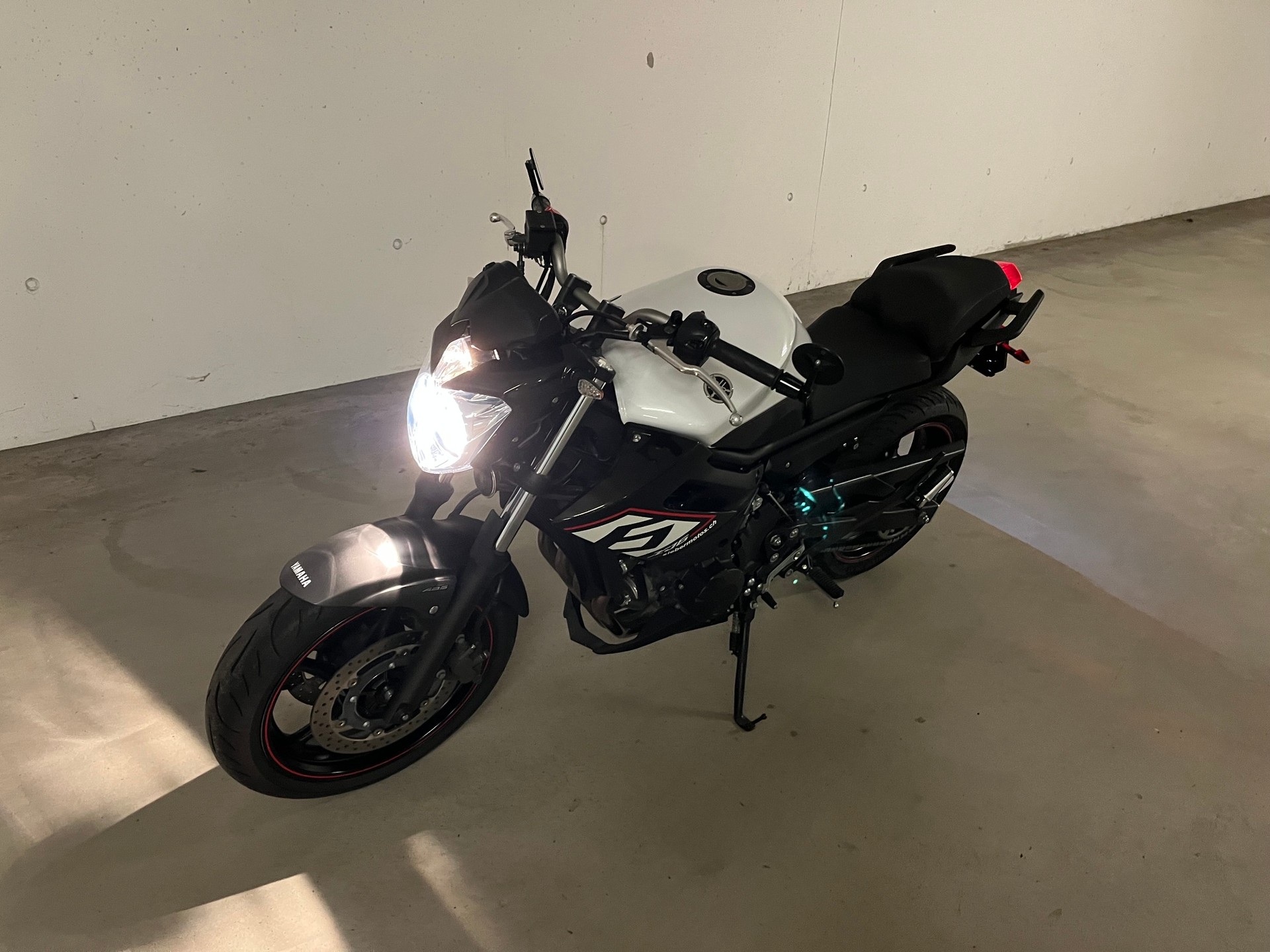 YAMAHA XJ 6 N ABS-image-2
