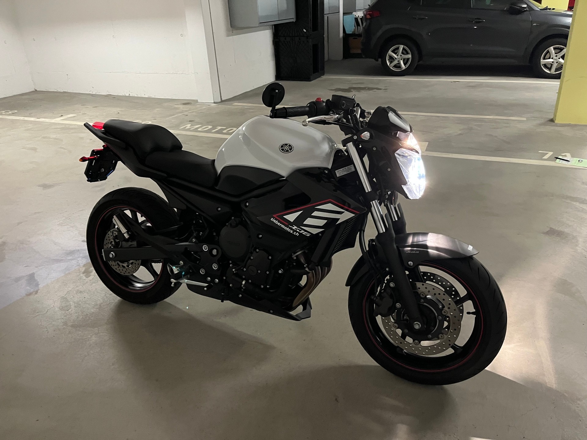 YAMAHA XJ 6 N ABS-image-3