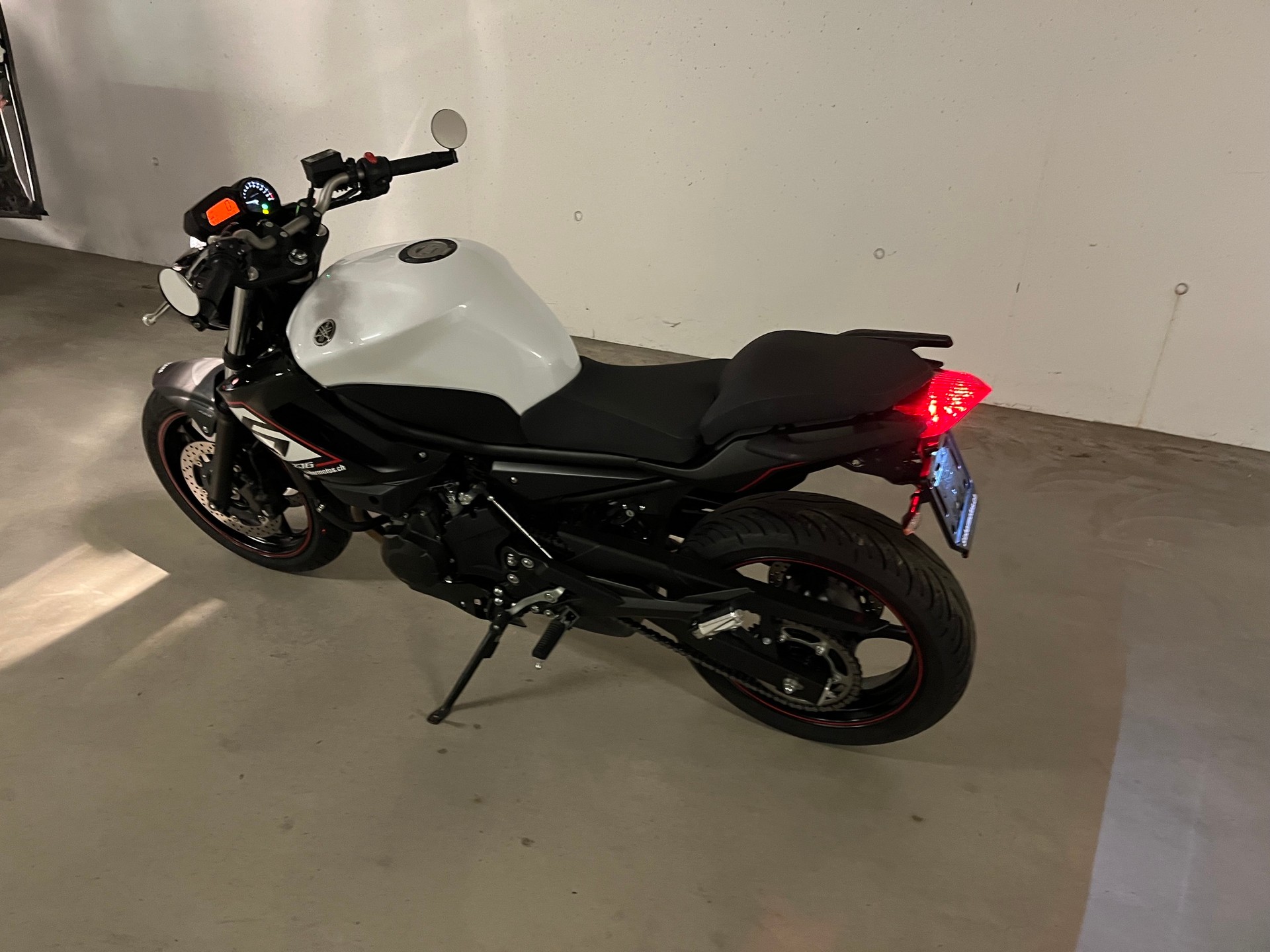 YAMAHA XJ 6 N ABS-image-0