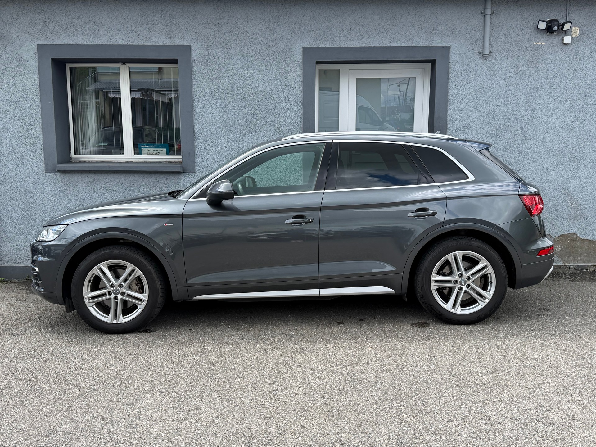 AUDI Q5 45 TFSI S-Line sport quattro S-tronic-image-2