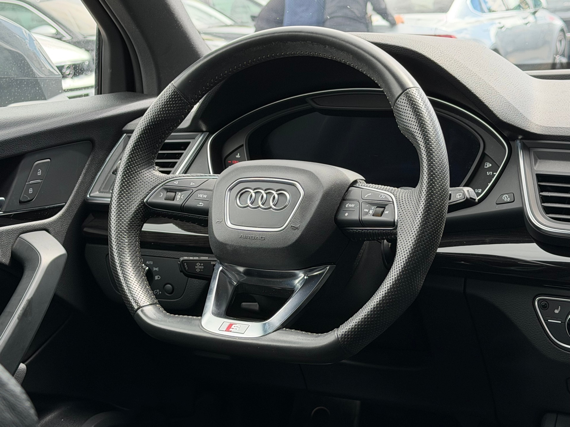AUDI Q5 45 TFSI S-Line sport quattro S-tronic-image-7
