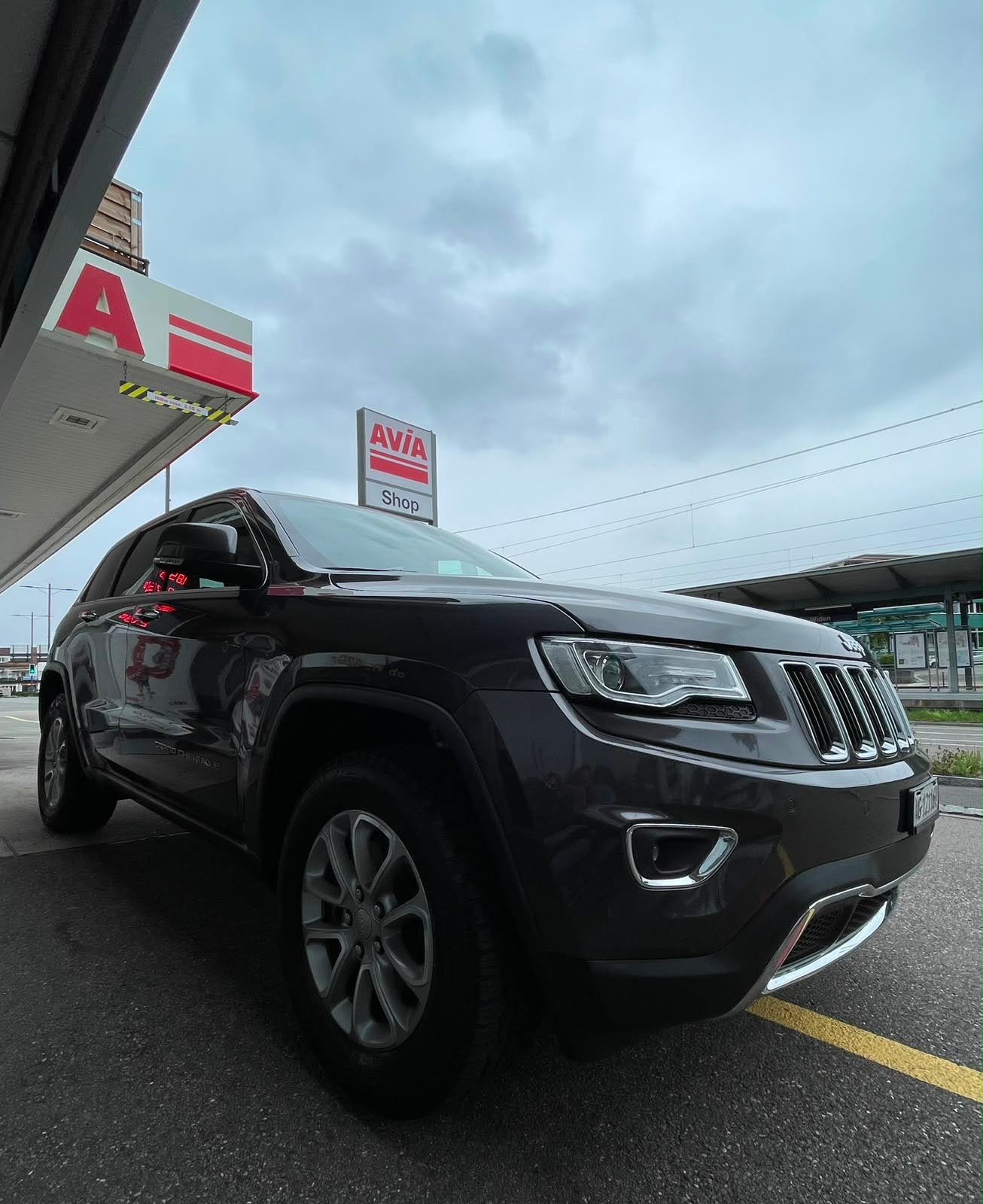 JEEP Facelift Grand Cherokee 3.0 CRD Limited Automatic CH-Auto mit Gratis-Service-image-3