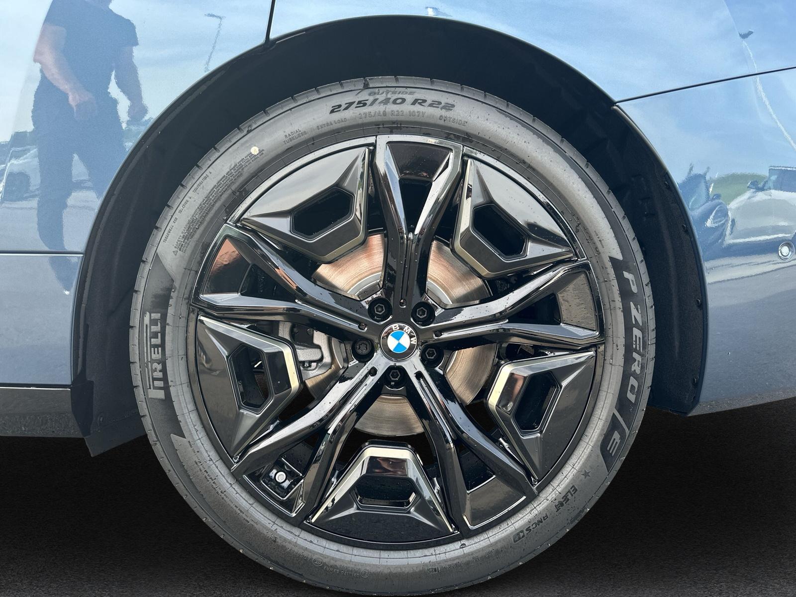 BMW iX xDrive60 i20 (CH) AHK ** Action Leasing à 0.9% **-image-8