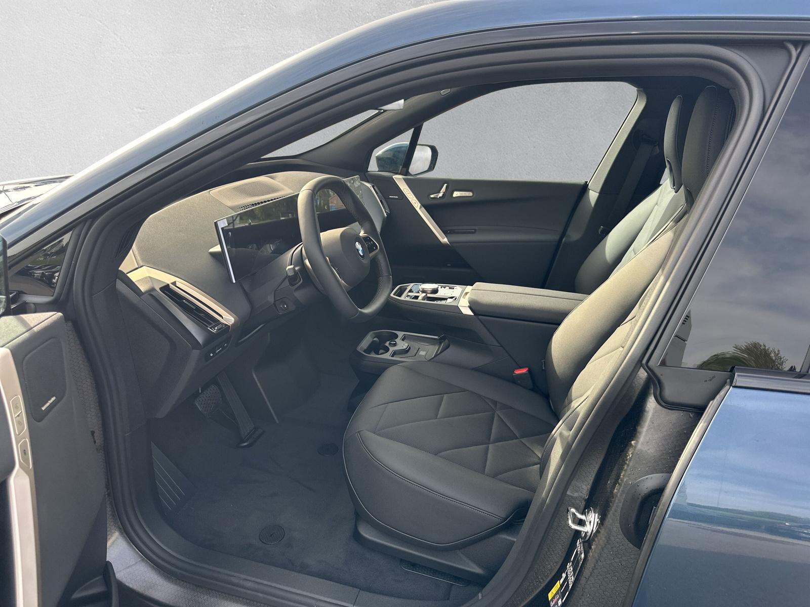 BMW iX xDrive60 i20 (CH) AHK ** Action Leasing à 0.9% **-image-10