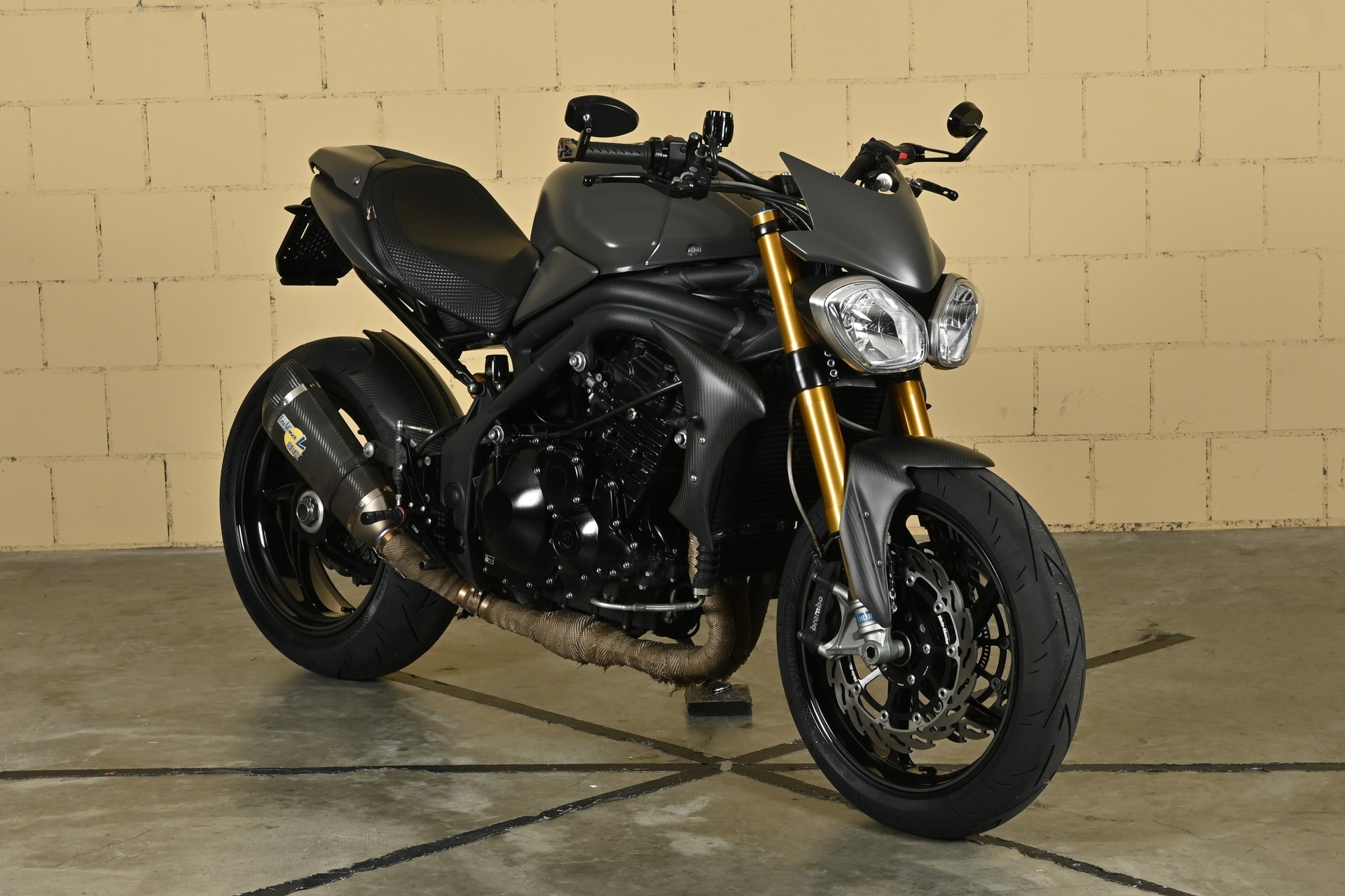 TRIUMPH Speed Triple 1050 ABS-image-2