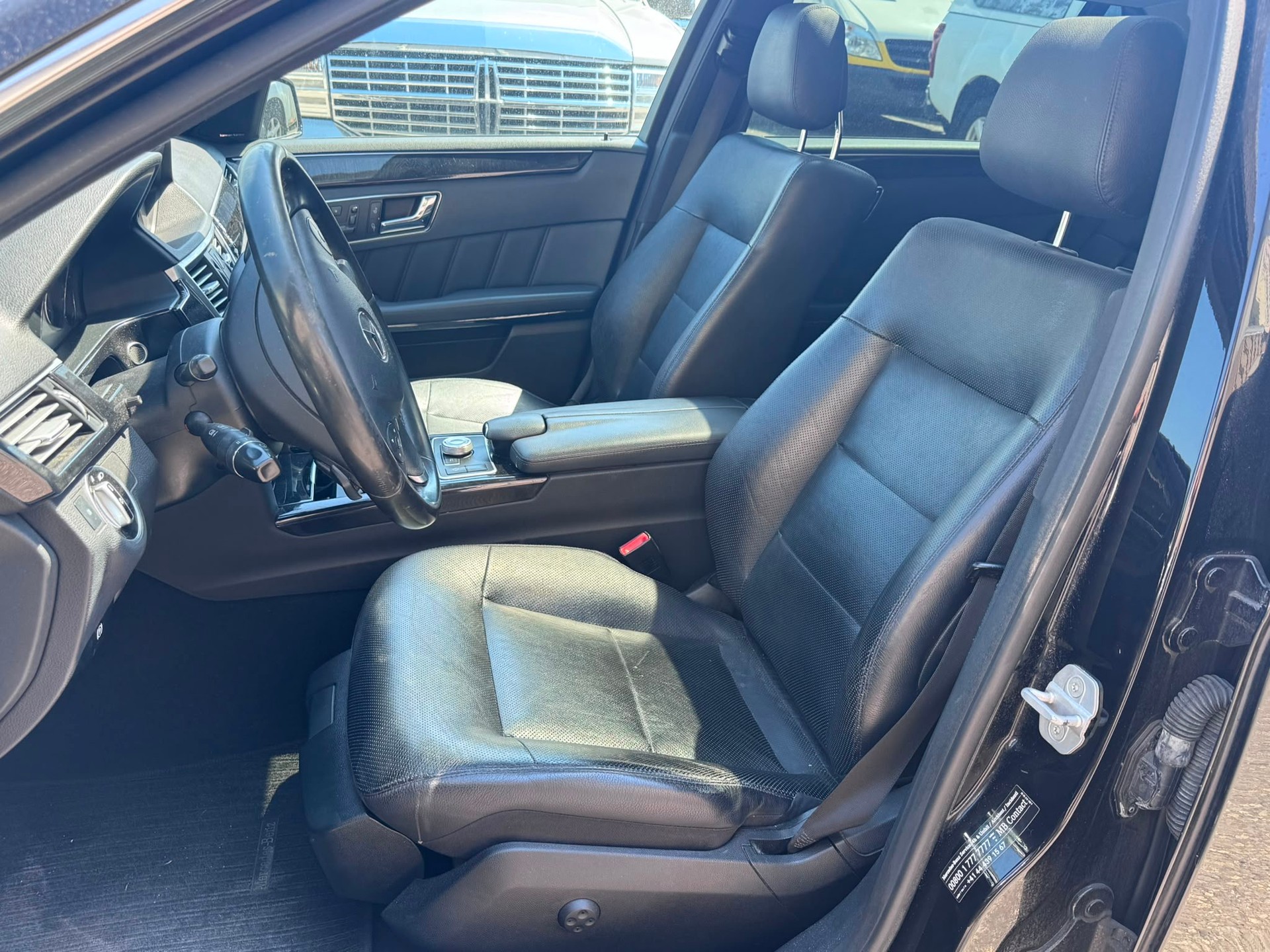 MERCEDES-BENZ E 350 CDI BlueEff. Avantgarde 4Matic 7G-Tronic-image-9