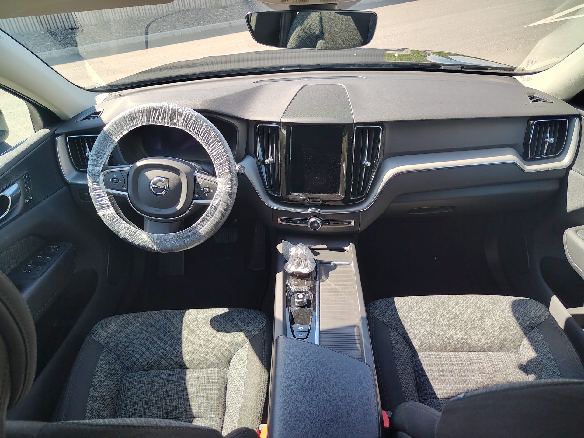 VOLVO XC60 B4 Benzin Mild Hybrid Momentum Geartronic-image-10